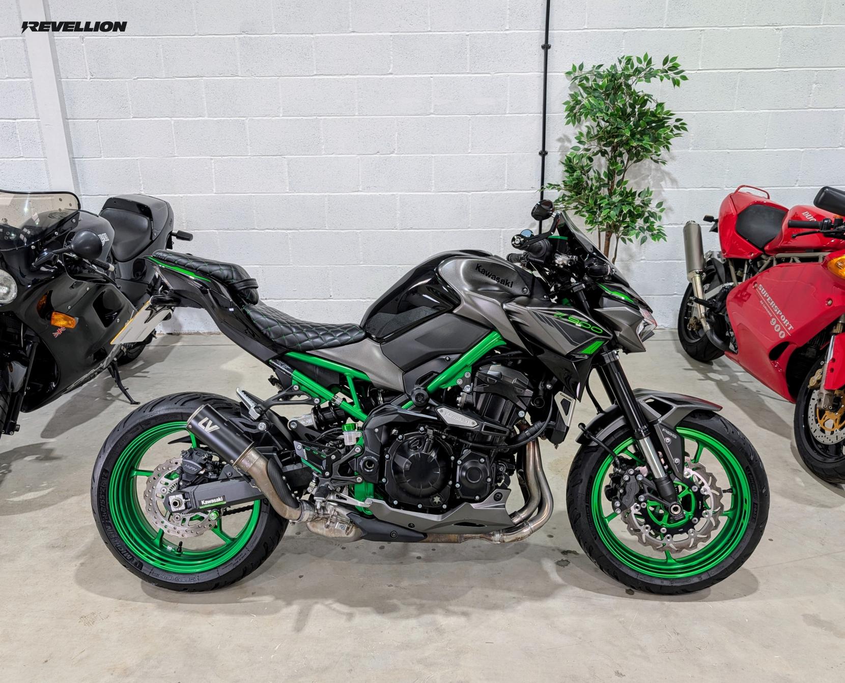 Kawasaki Z900 900 Supernaked Petrol Manual Euro 5 (125 ps)