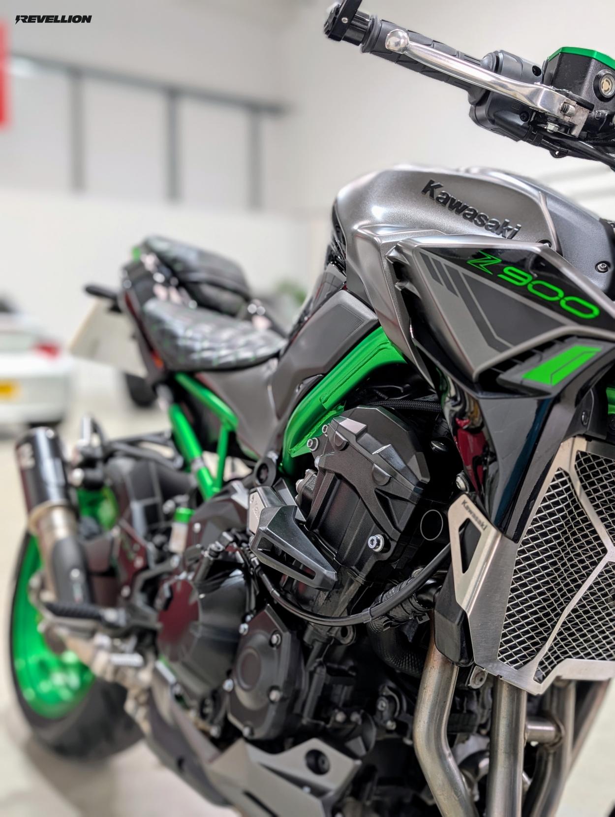 Kawasaki Z900 900 Supernaked Petrol Manual Euro 5 (125 ps)