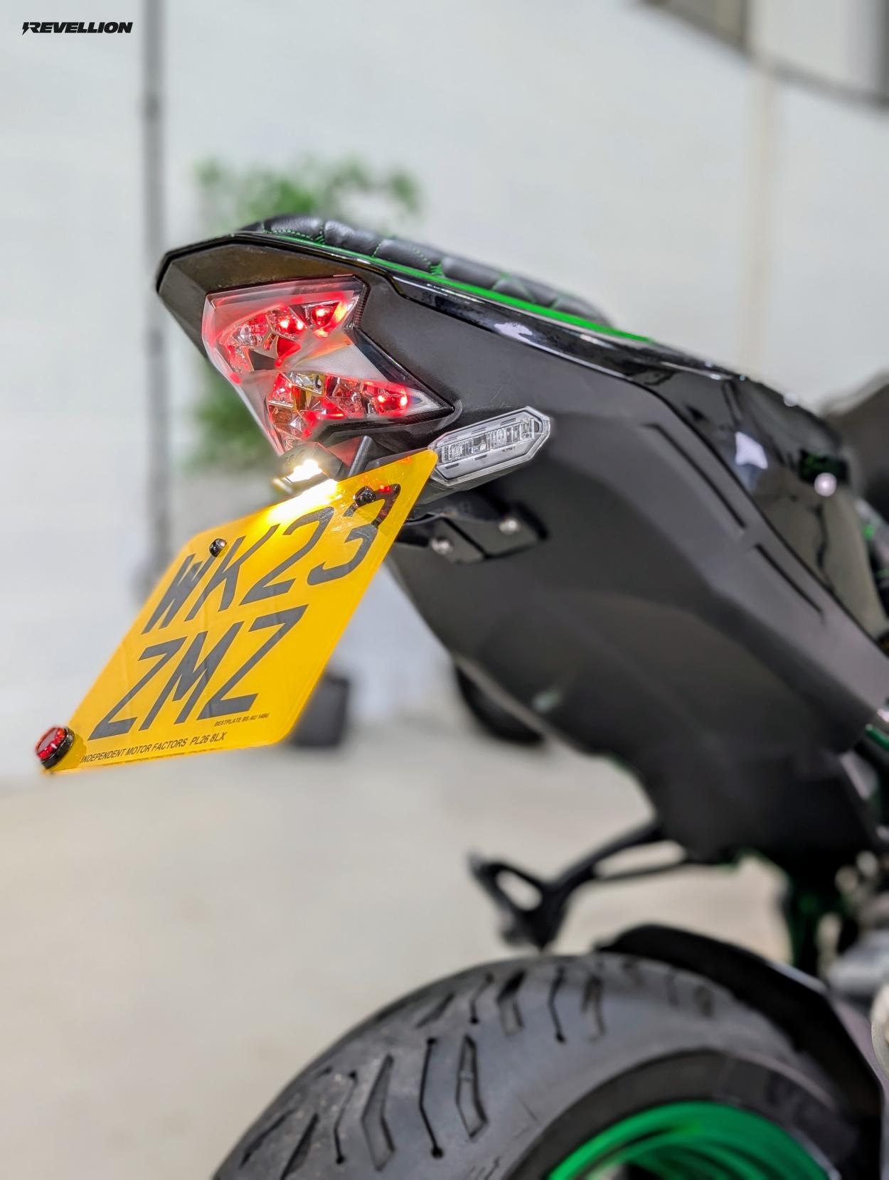 Kawasaki Z900 900 Supernaked Petrol Manual Euro 5 (125 ps)