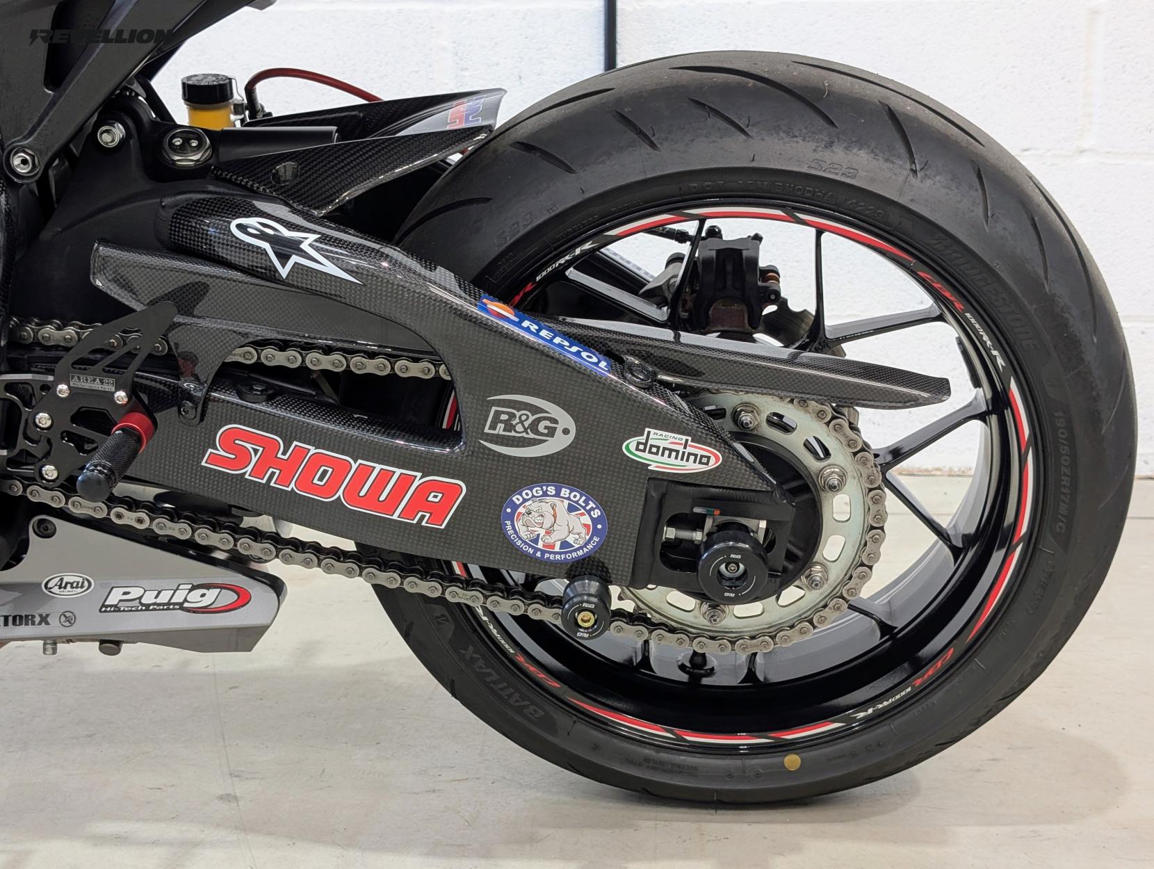 Honda CBR1000RR Fireblade 1000 Super Sports Petrol Manual (181 ps)