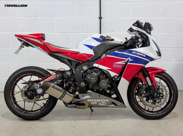 Honda CBR1000RR Fireblade 1000 Super Sports Petrol Manual (181 ps)