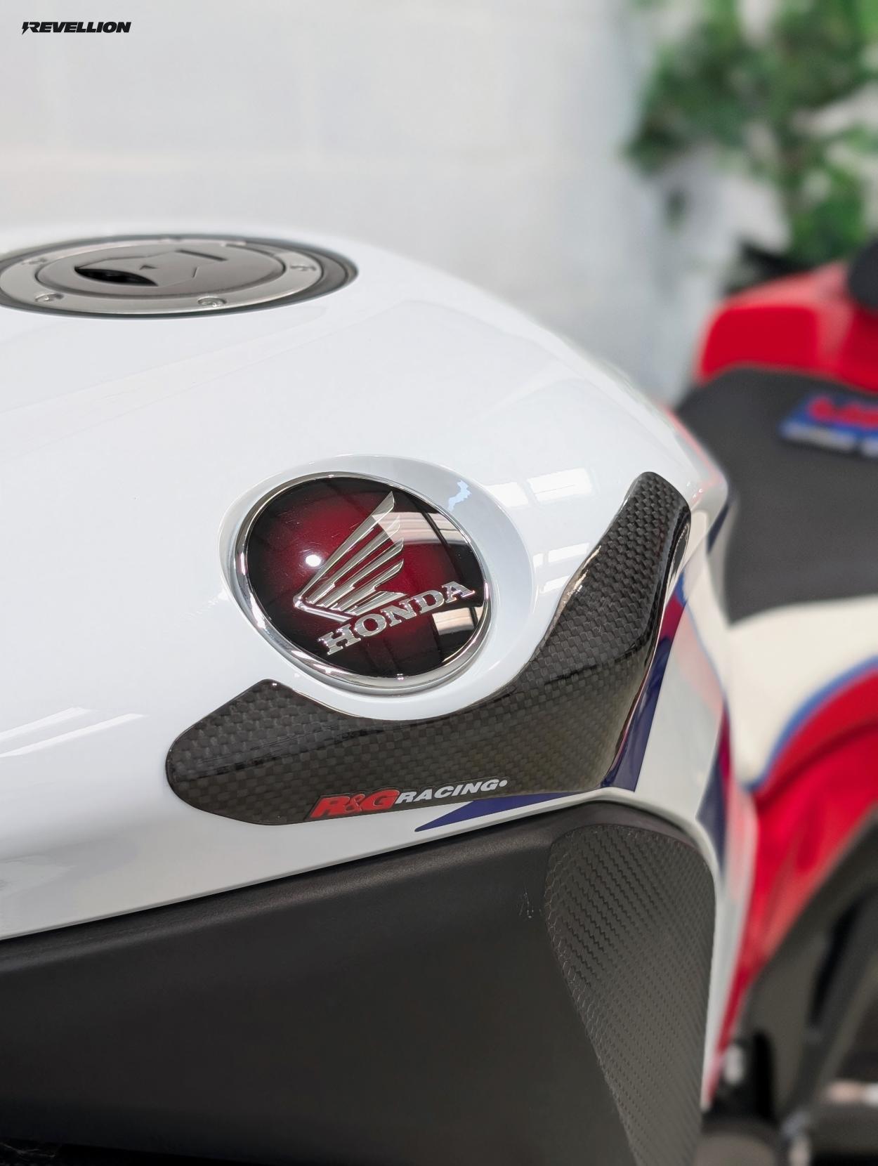 Honda CBR1000RR Fireblade 1000 Super Sports Petrol Manual (181 ps)