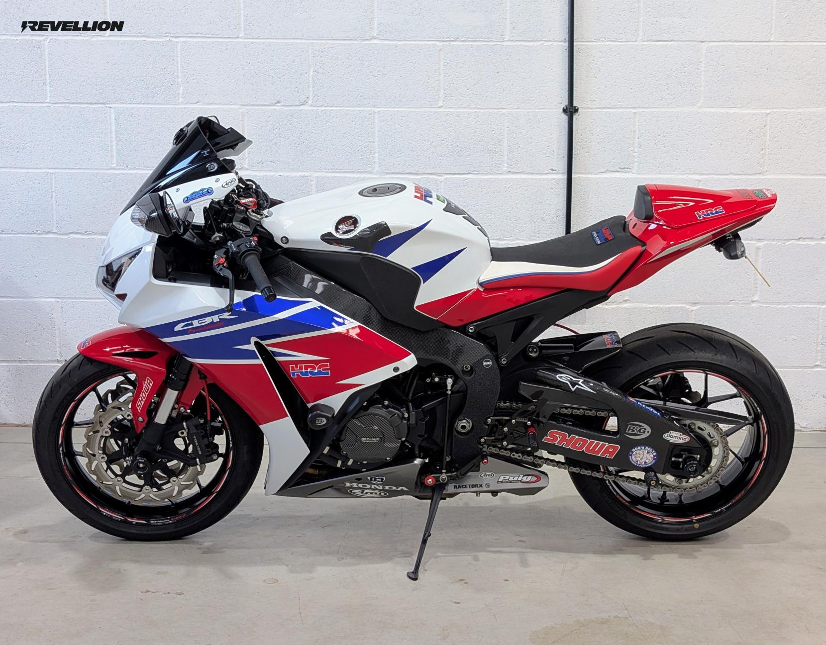 Honda CBR1000RR Fireblade 1000 Super Sports Petrol Manual (181 ps)