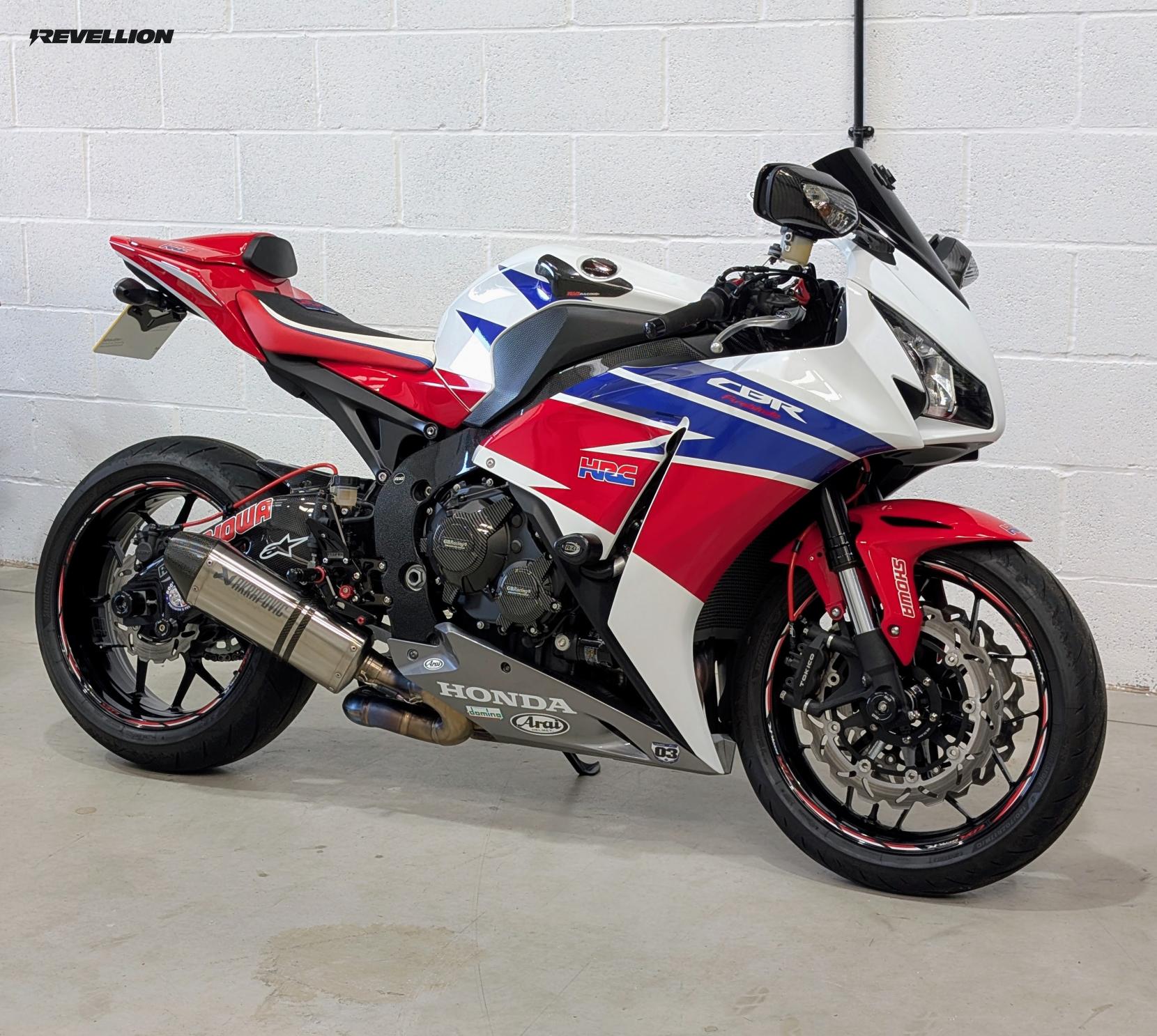 Honda CBR1000RR Fireblade 1000 Super Sports Petrol Manual (181 ps)