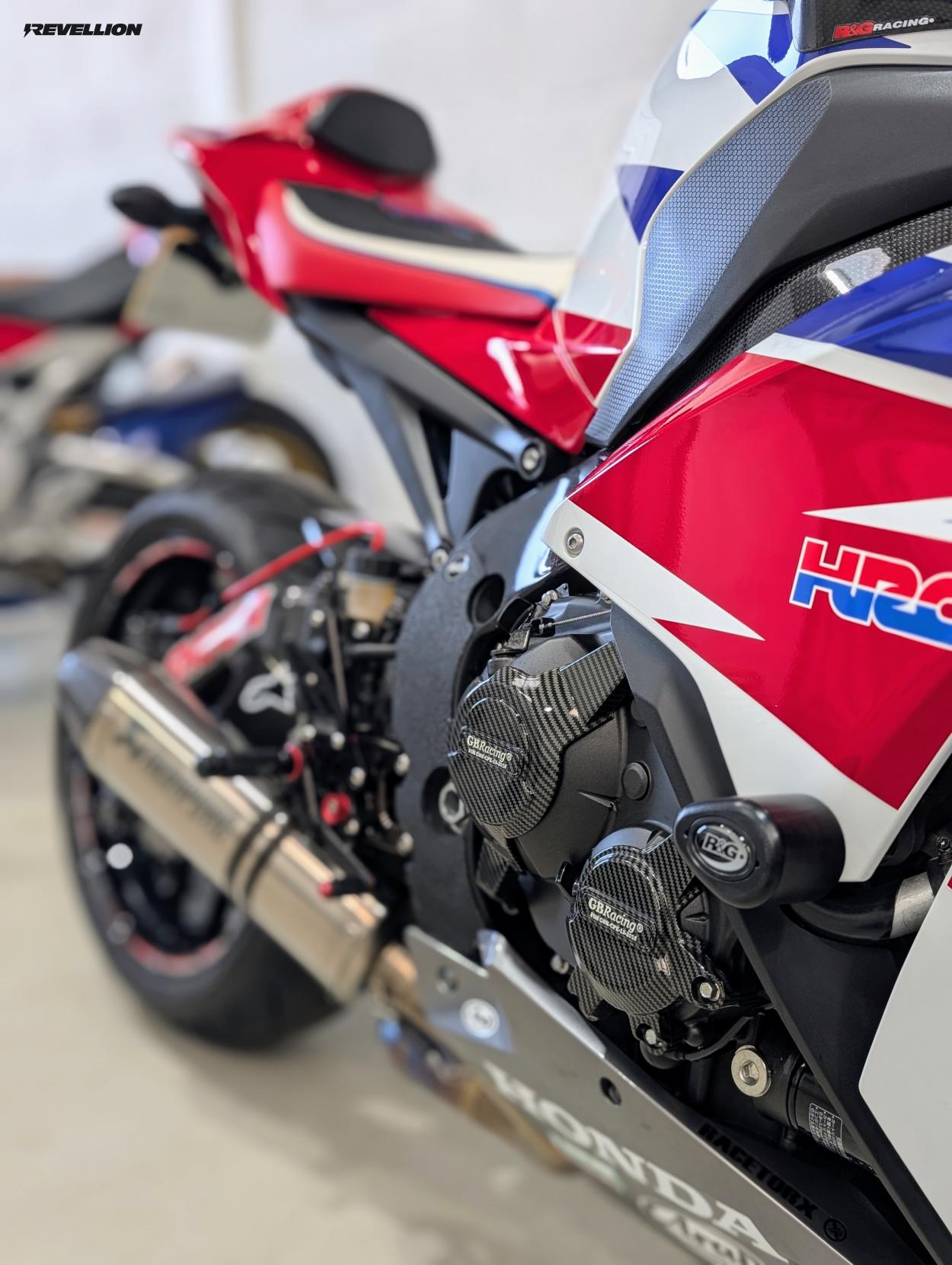 Honda CBR1000RR Fireblade 1000 Super Sports Petrol Manual (181 ps)