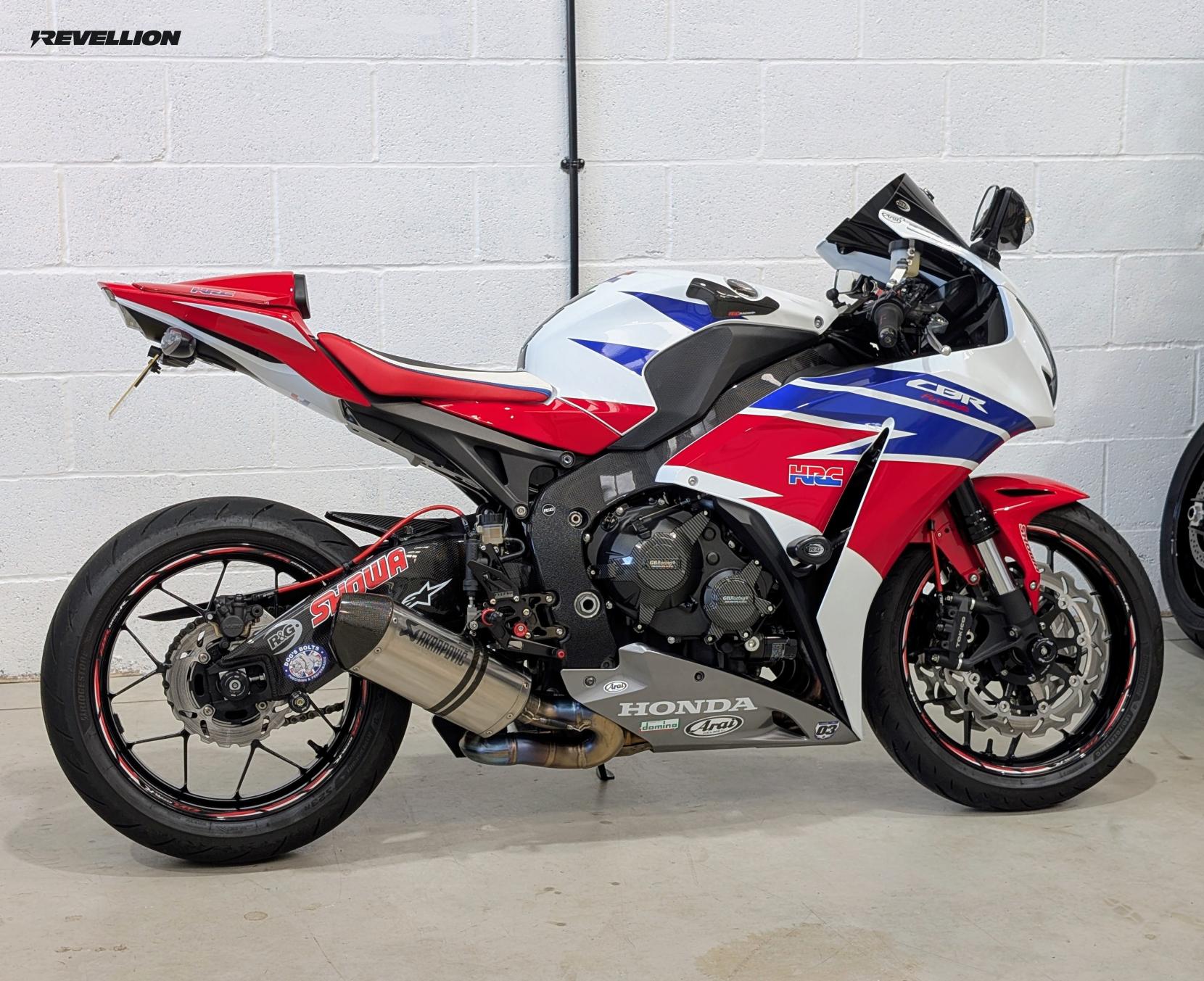 Honda CBR1000RR Fireblade 1000 Super Sports Petrol Manual (181 ps)