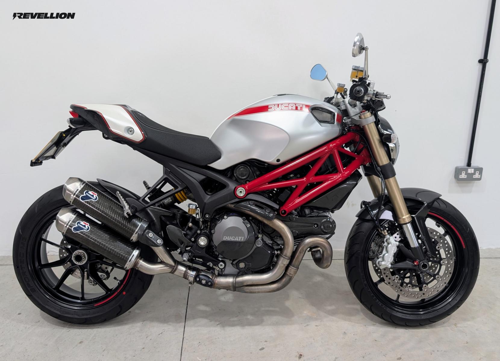Ducati Monster 1100 1100 Naked Petrol Manual (95 ps)