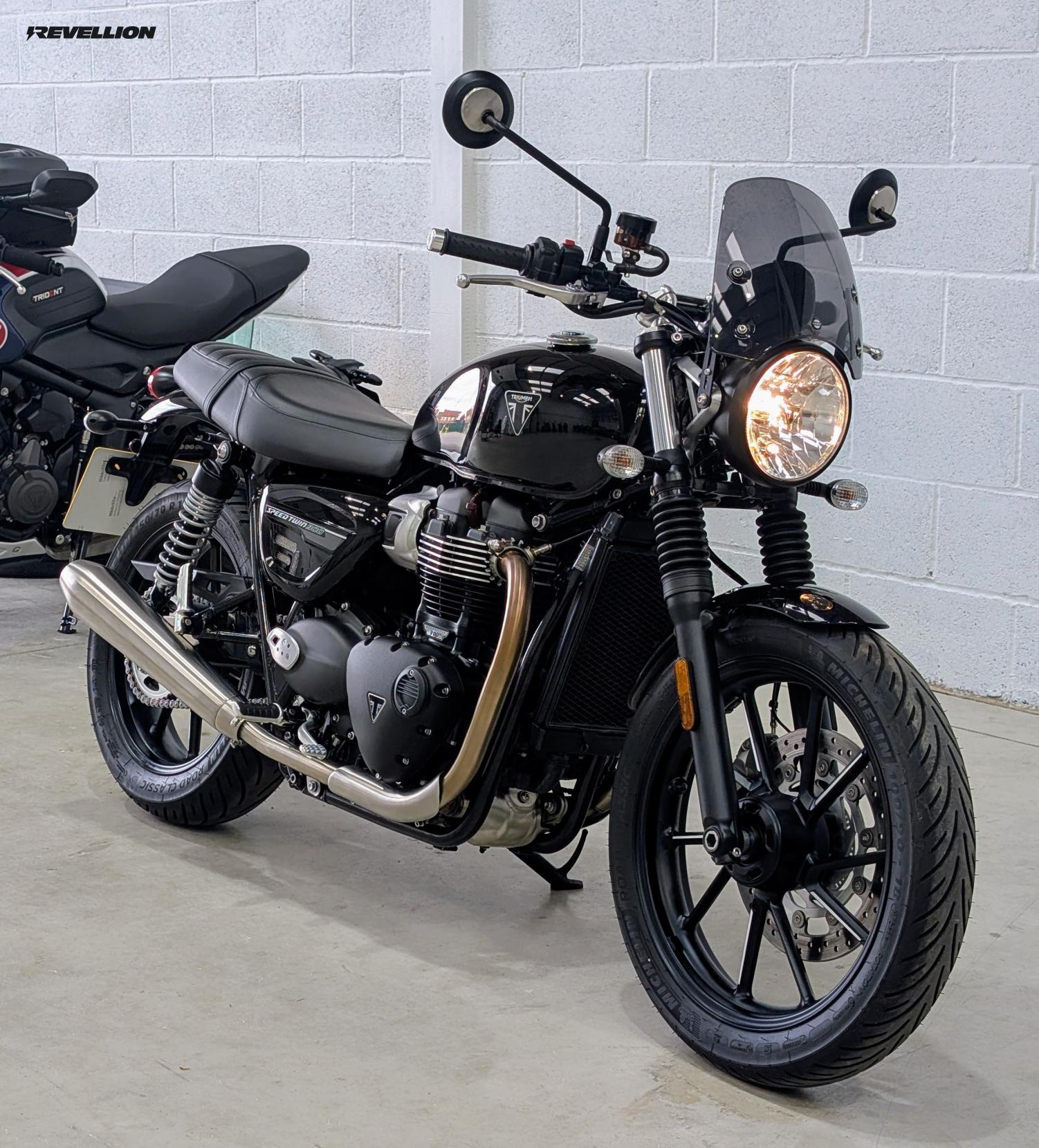 Triumph Speed Twin 900 900   Roadster/Retro Petrol   Euro 5 (65 ps)