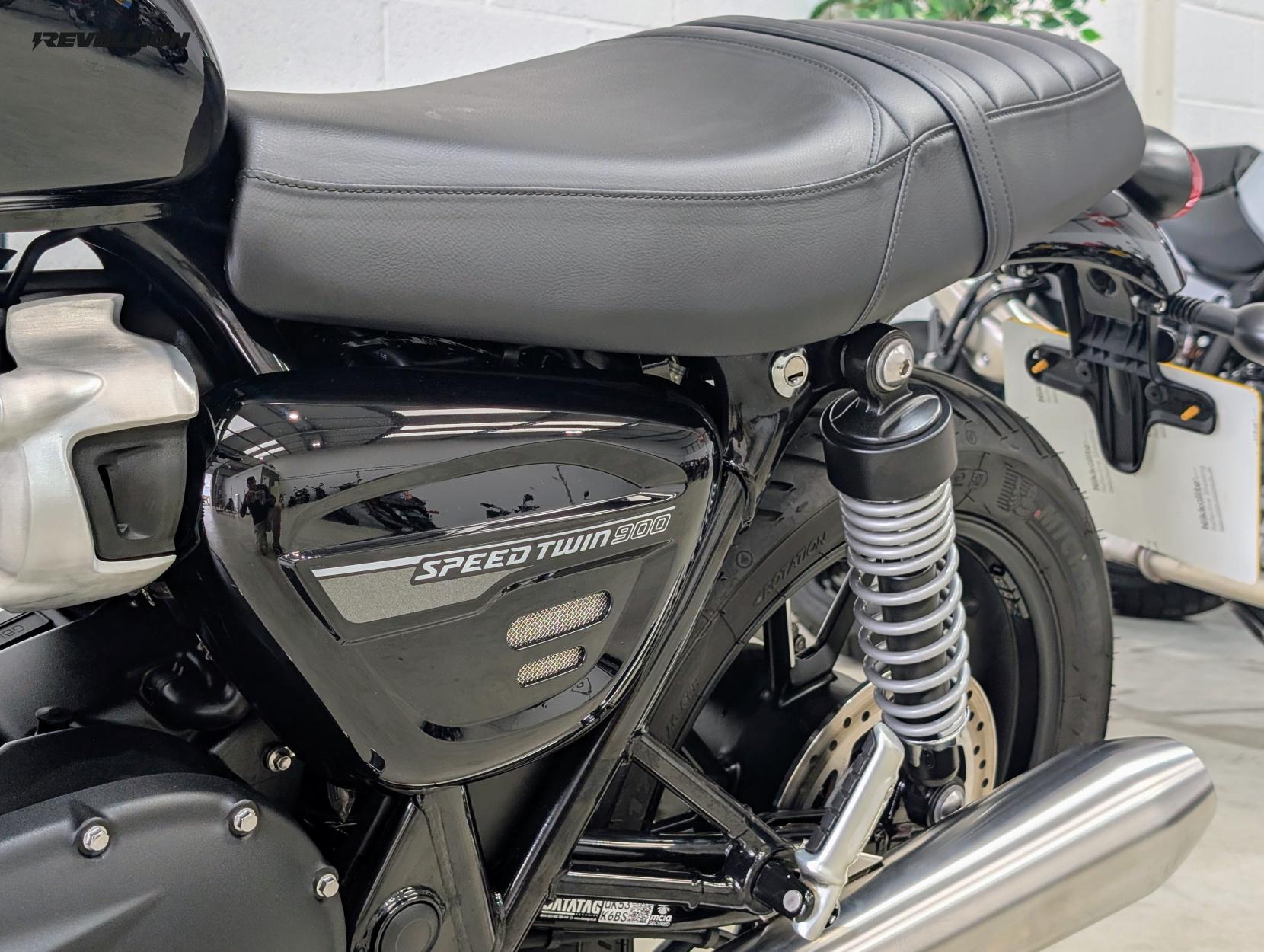 Triumph Speed Twin 900 900   Roadster/Retro Petrol   Euro 5 (65 ps)