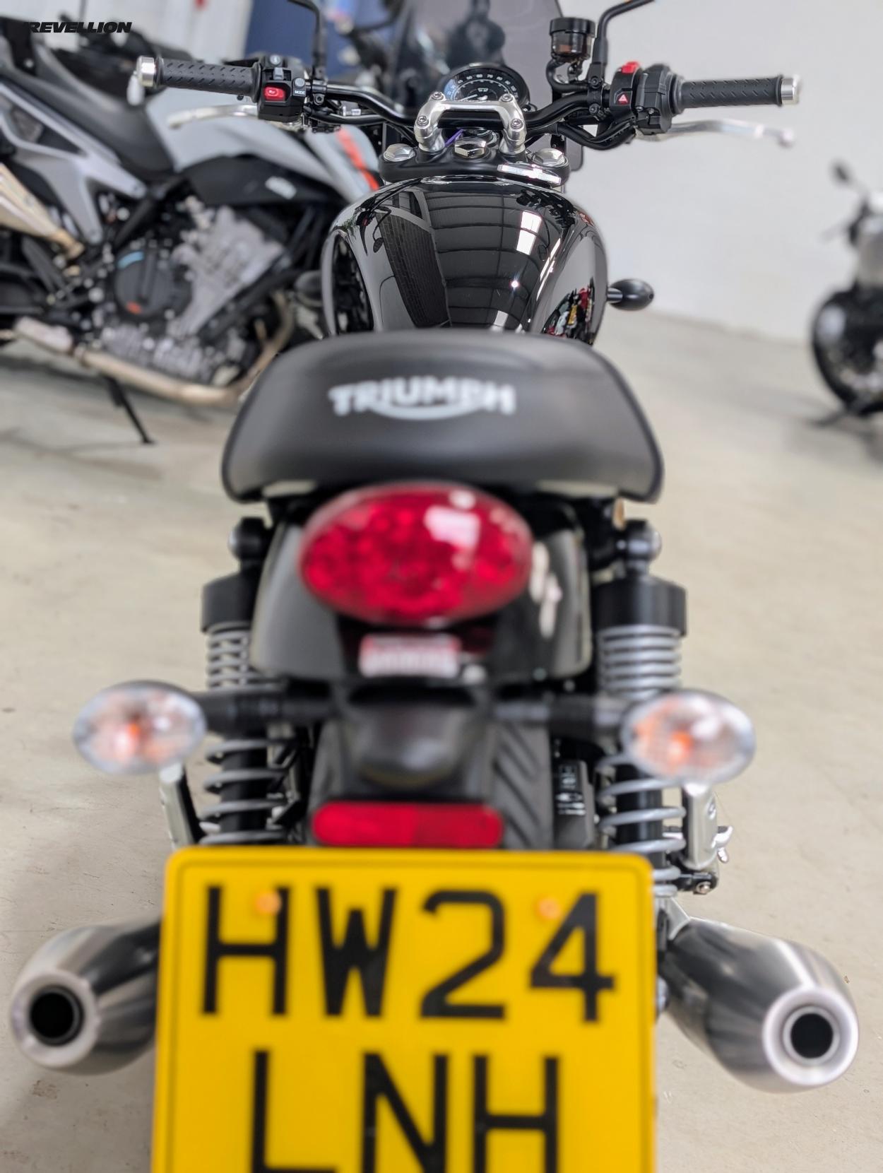 Triumph Speed Twin 900 900   Roadster/Retro Petrol   Euro 5 (65 ps)