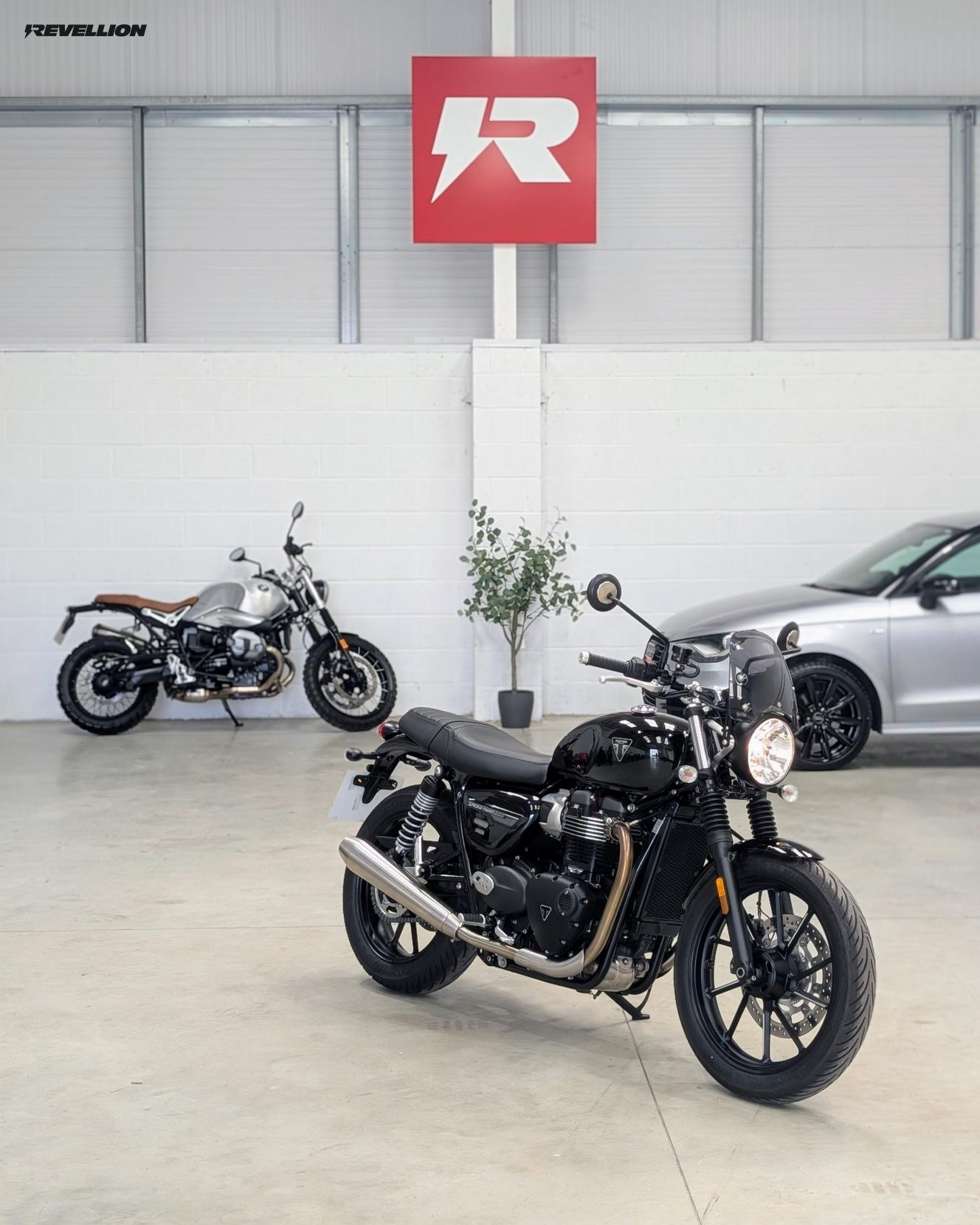 Triumph Speed Twin 900 900   Roadster/Retro Petrol   Euro 5 (65 ps)