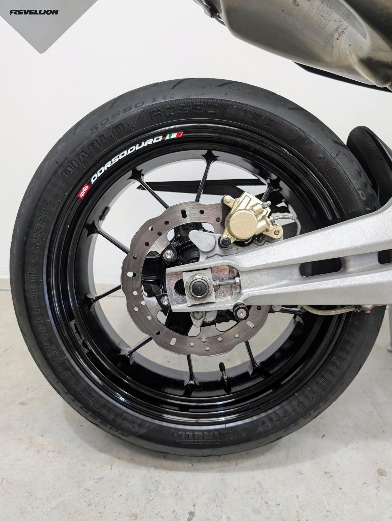 Aprilia Dorsoduro 750 Super Moto (2008 - )