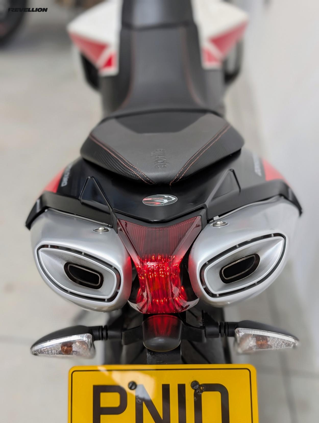 Aprilia Dorsoduro 750 Super Moto (2008 - )