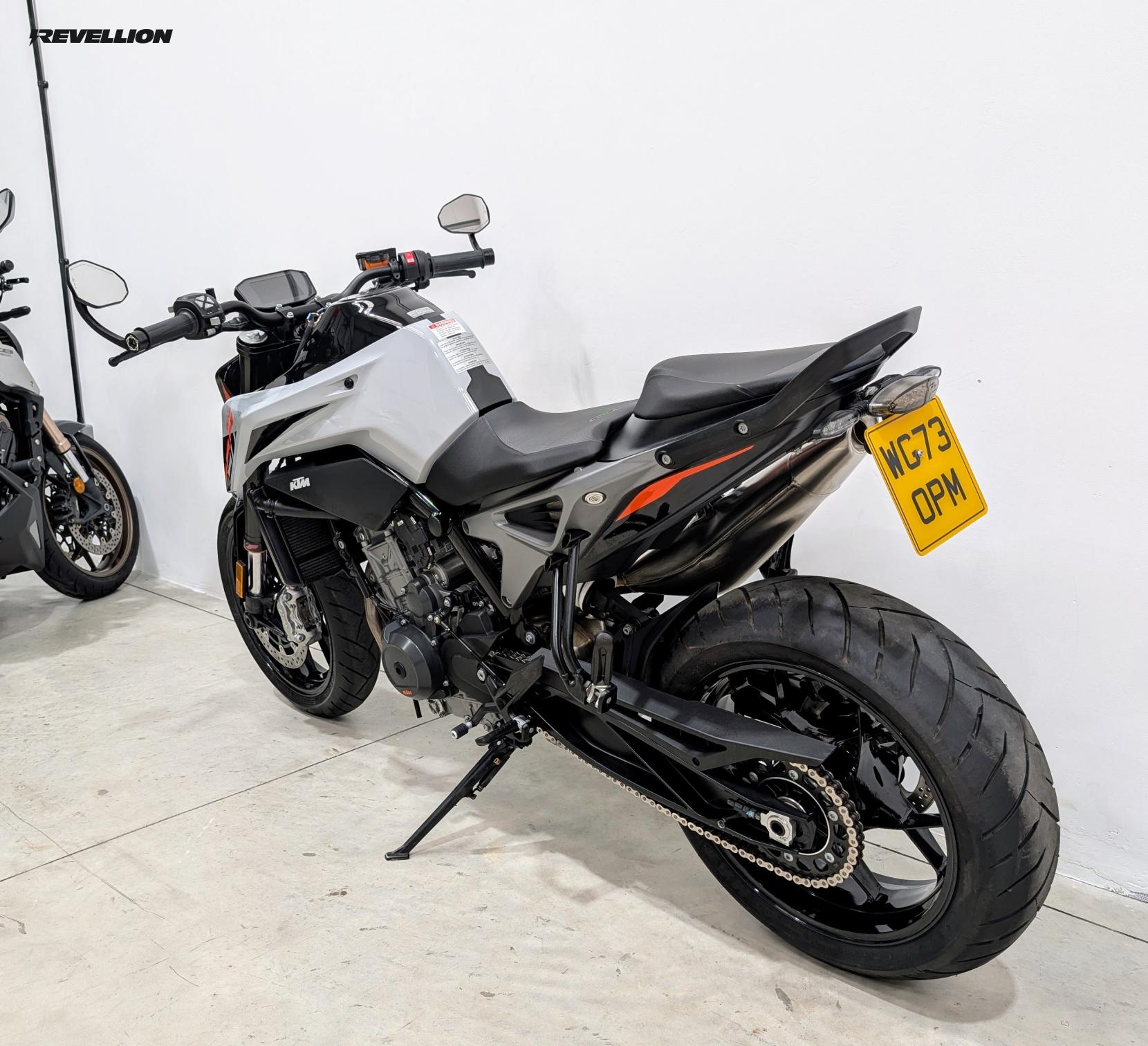 KTM 790 Duke 790 L Naked Petrol Manual X-Ring Euro 5 (95 ps)