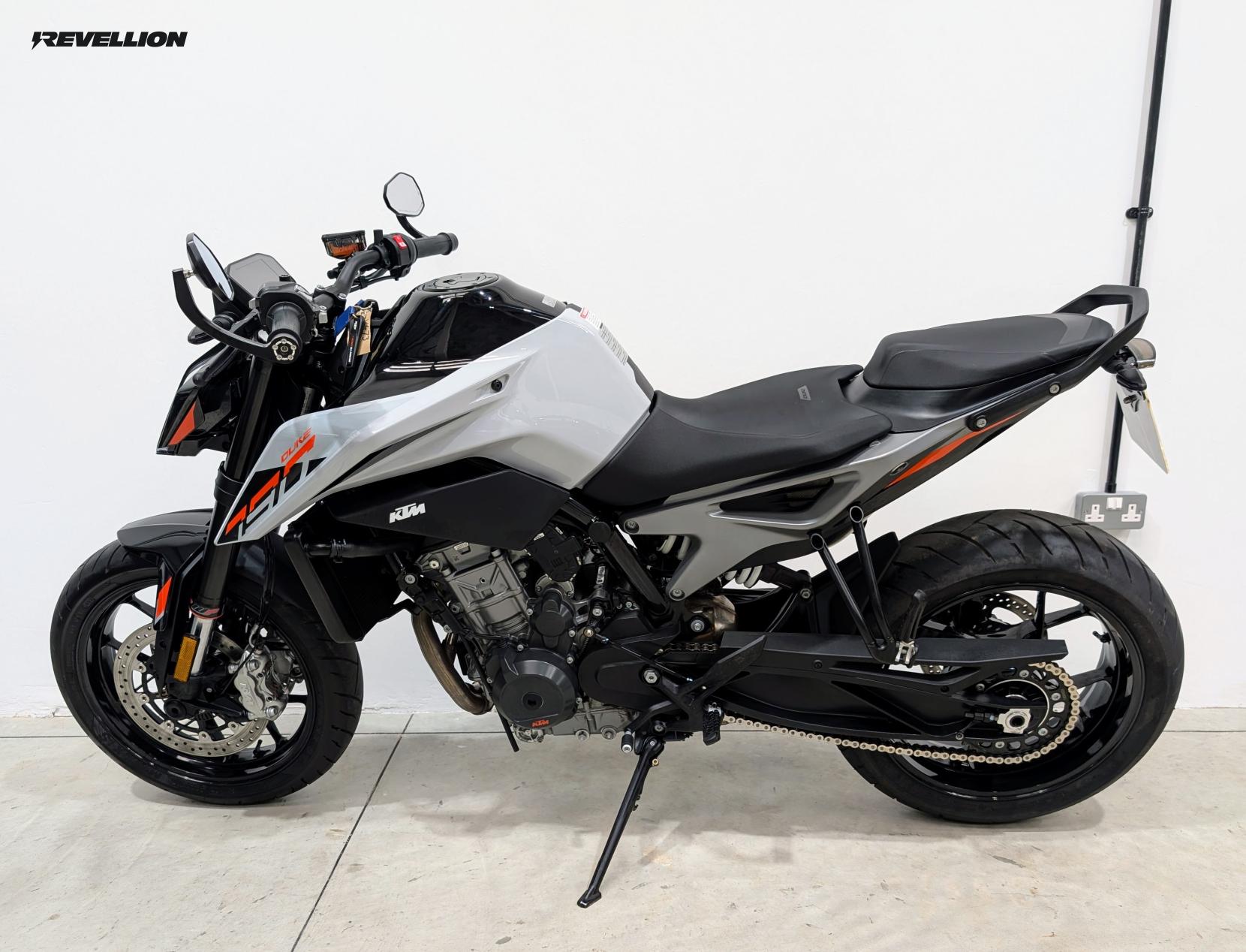 KTM 790 Duke 790 L Naked Petrol Manual X-Ring Euro 5 (95 ps)