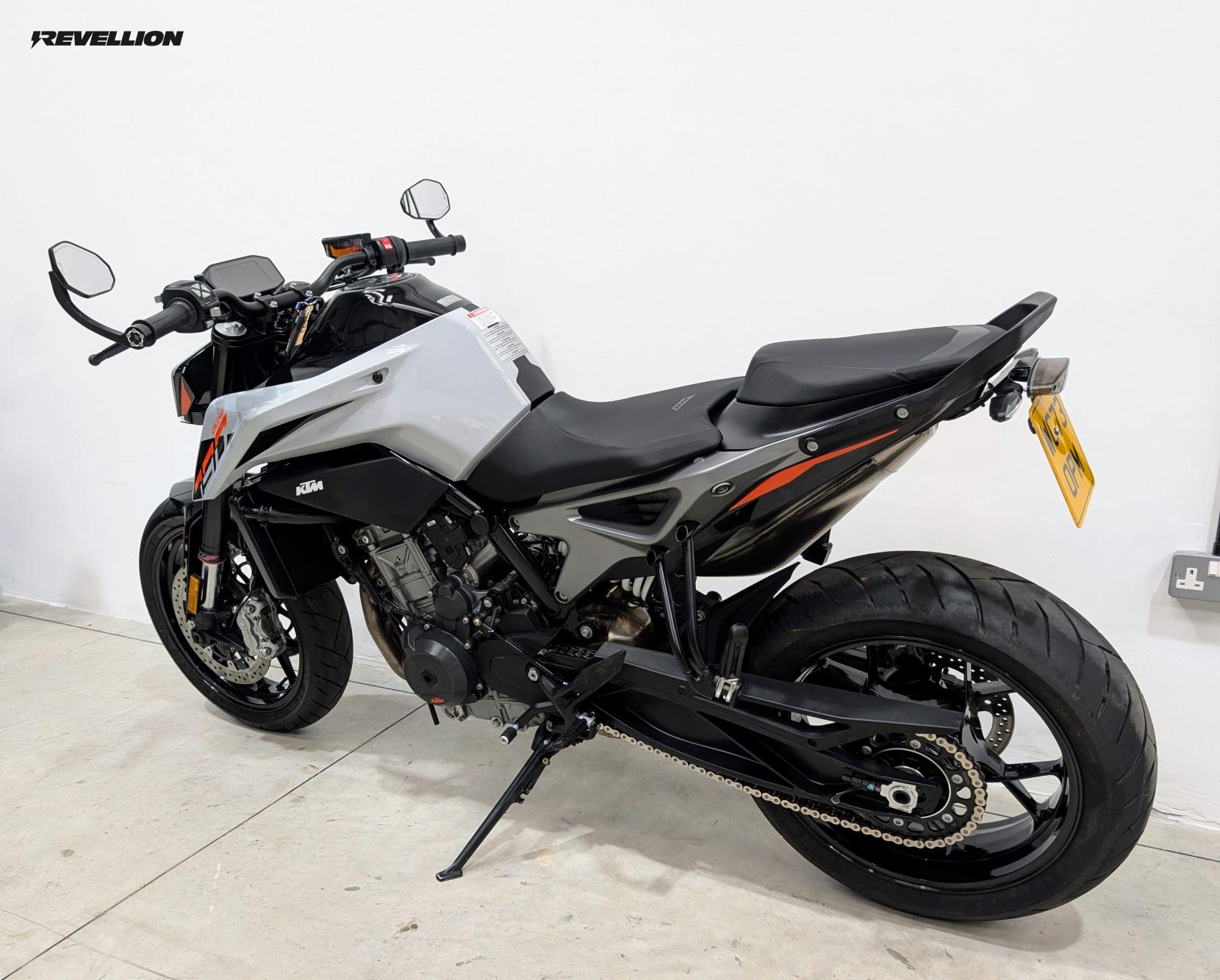 KTM 790 Duke 790 L Naked Petrol Manual X-Ring Euro 5 (95 ps)