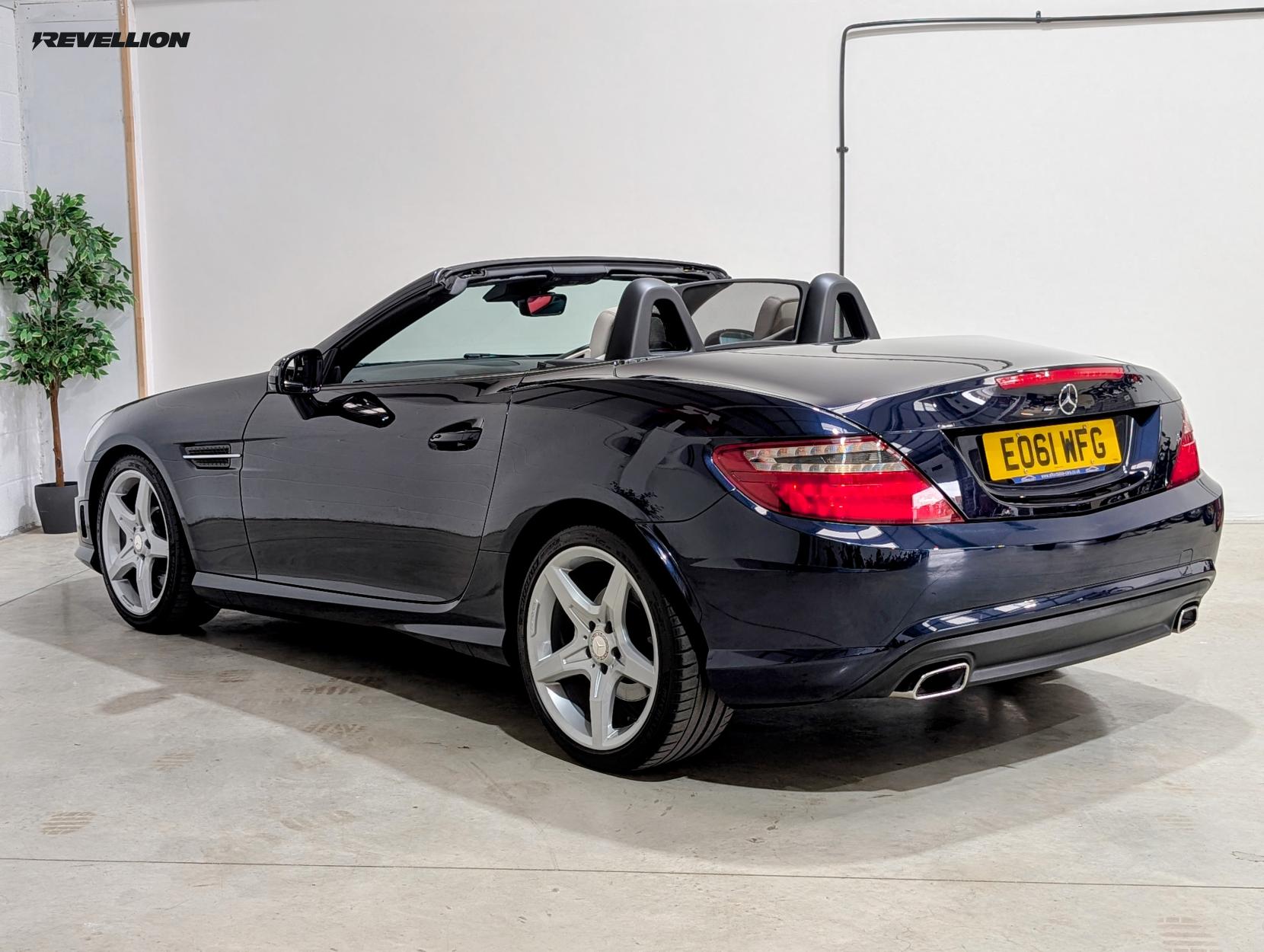 Mercedes-Benz SLK 3.5 SLK350 BlueEfficiency AMG Sport Edition 125 Convertible 2dr Petrol G-Tronic+ Euro 5 (s/s) (306 ps)