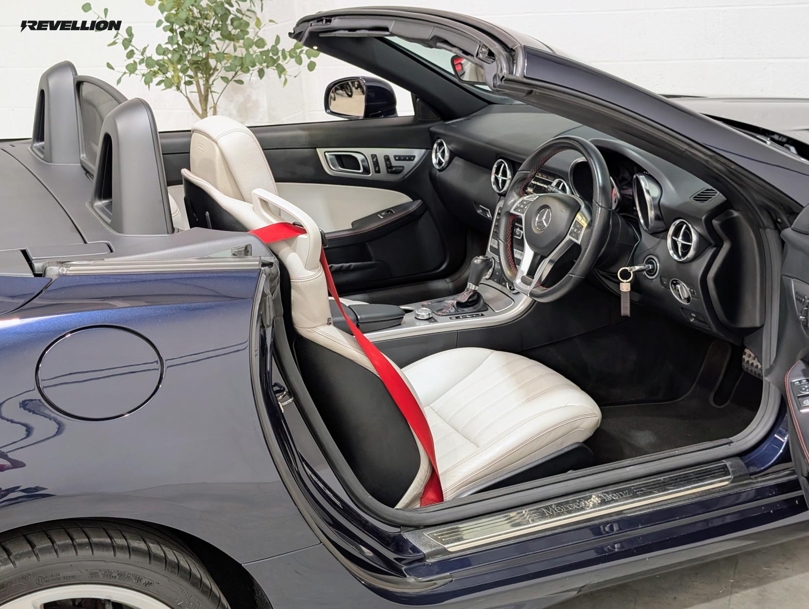 Mercedes-Benz SLK 3.5 SLK350 BlueEfficiency AMG Sport Edition 125 Convertible 2dr Petrol G-Tronic+ Euro 5 (s/s) (306 ps)