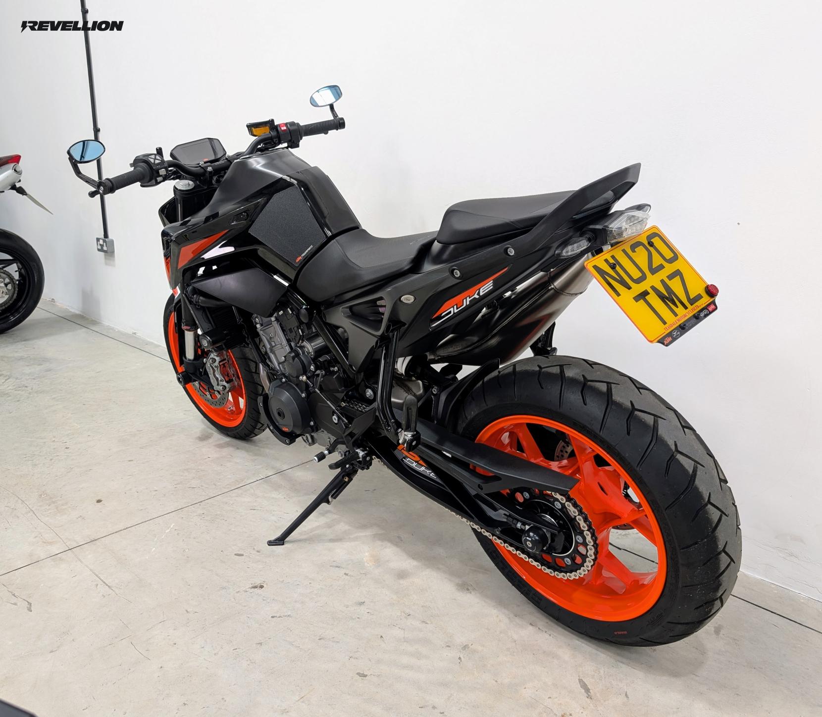 KTM 790 Duke 790 Naked Petrol Manual Euro 4 (105 ps)