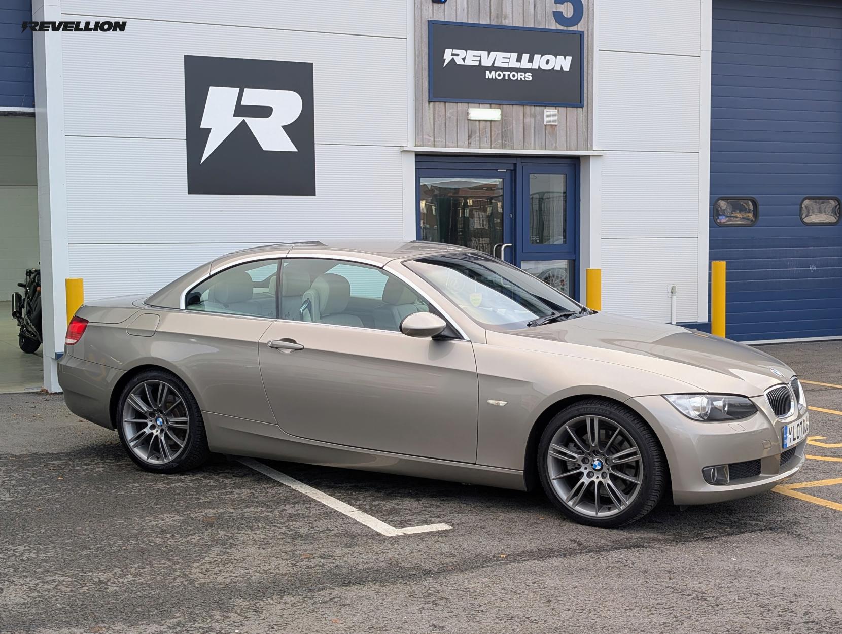 BMW 3 Series 3.0 325i SE Convertible 2dr Petrol Steptronic Euro 4 (218 ps)