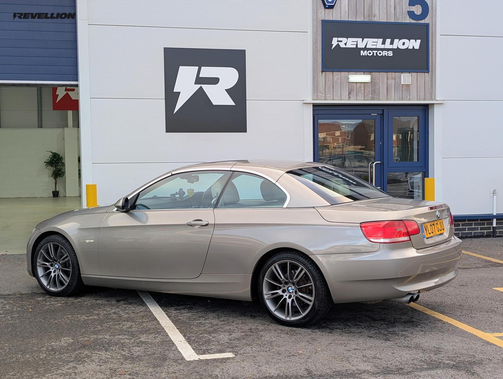 BMW 3 Series 3.0 325i SE Convertible 2dr Petrol Steptronic Euro 4 (218 ps)