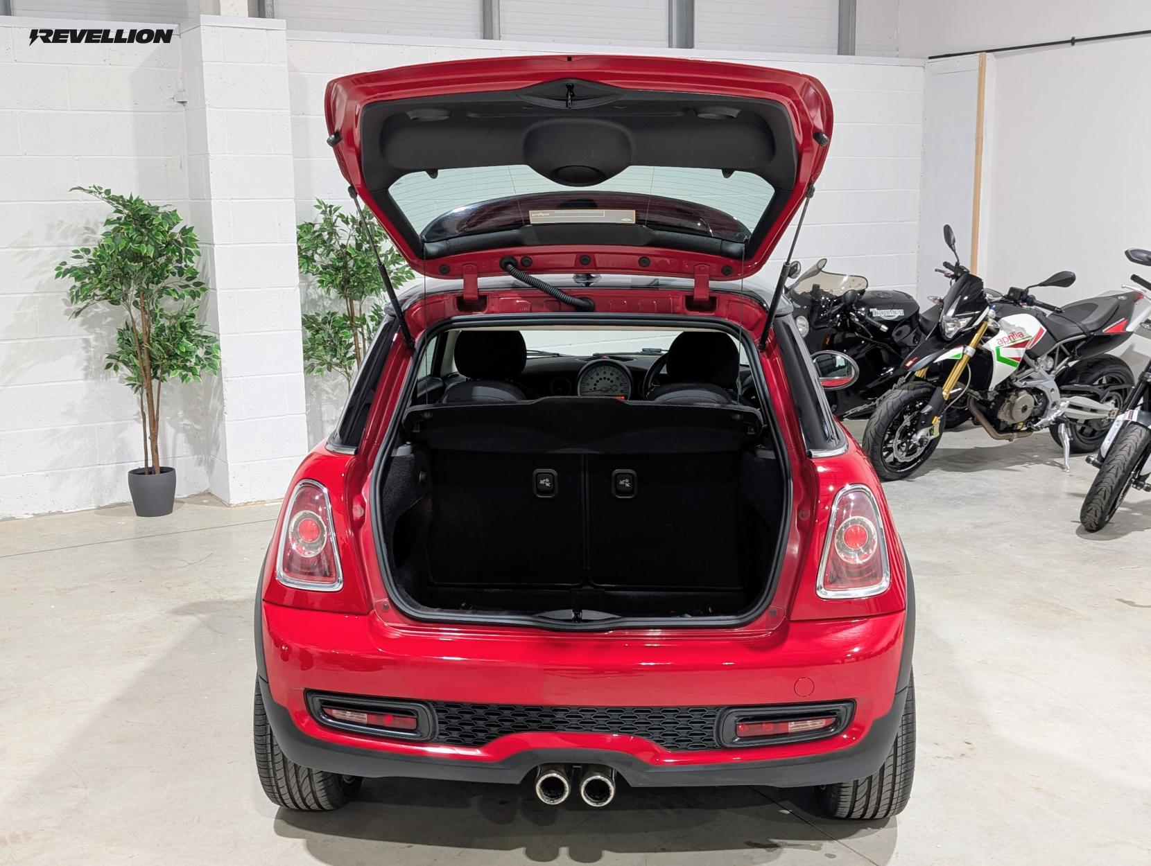 MINI Hatch 1.6 Cooper S Hatchback 3dr Petrol Manual Euro 5 (s/s) (184 ps)