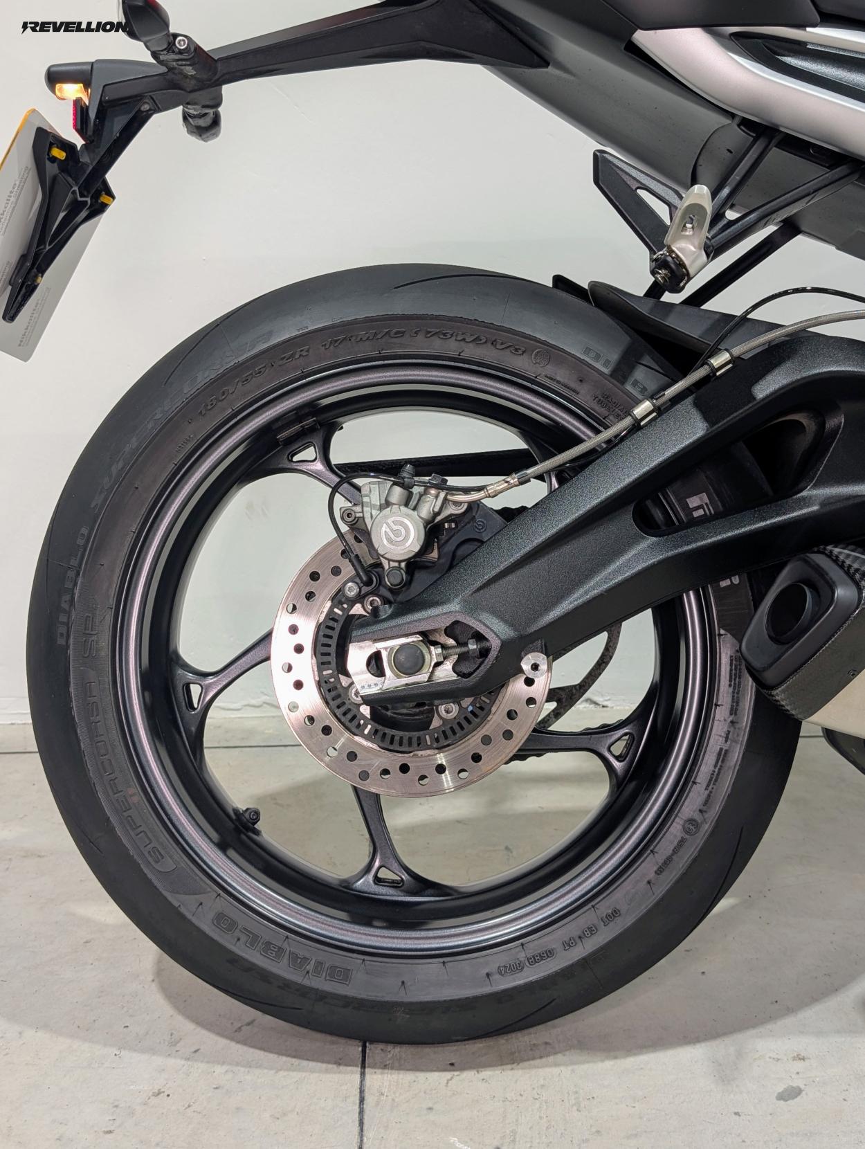 Triumph Street Triple 765 765 RS Naked Petrol Manual X-ring Euro 5 (124 ps)