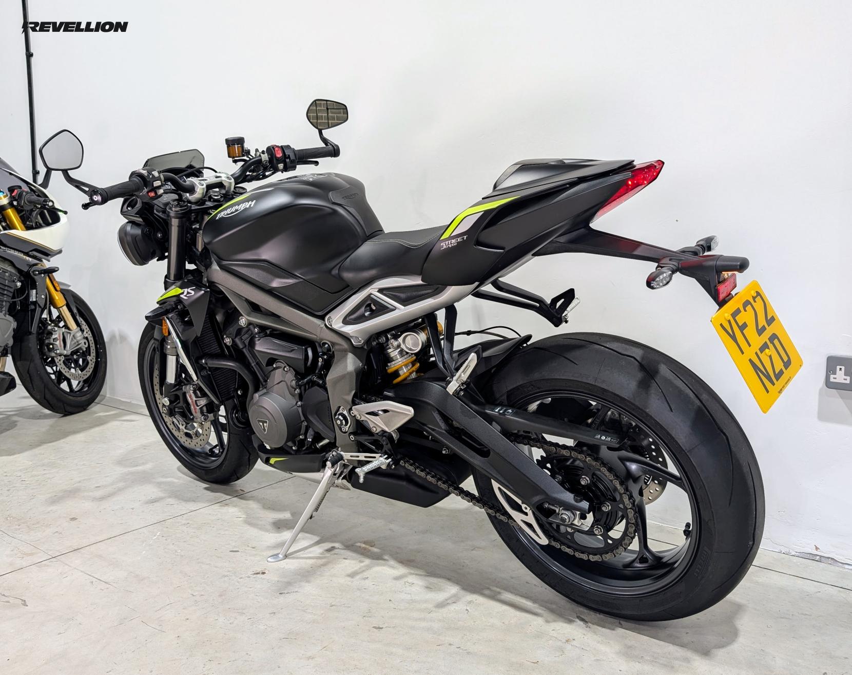Triumph Street Triple 765 765 RS Naked Petrol Manual X-ring Euro 5 (124 ps)