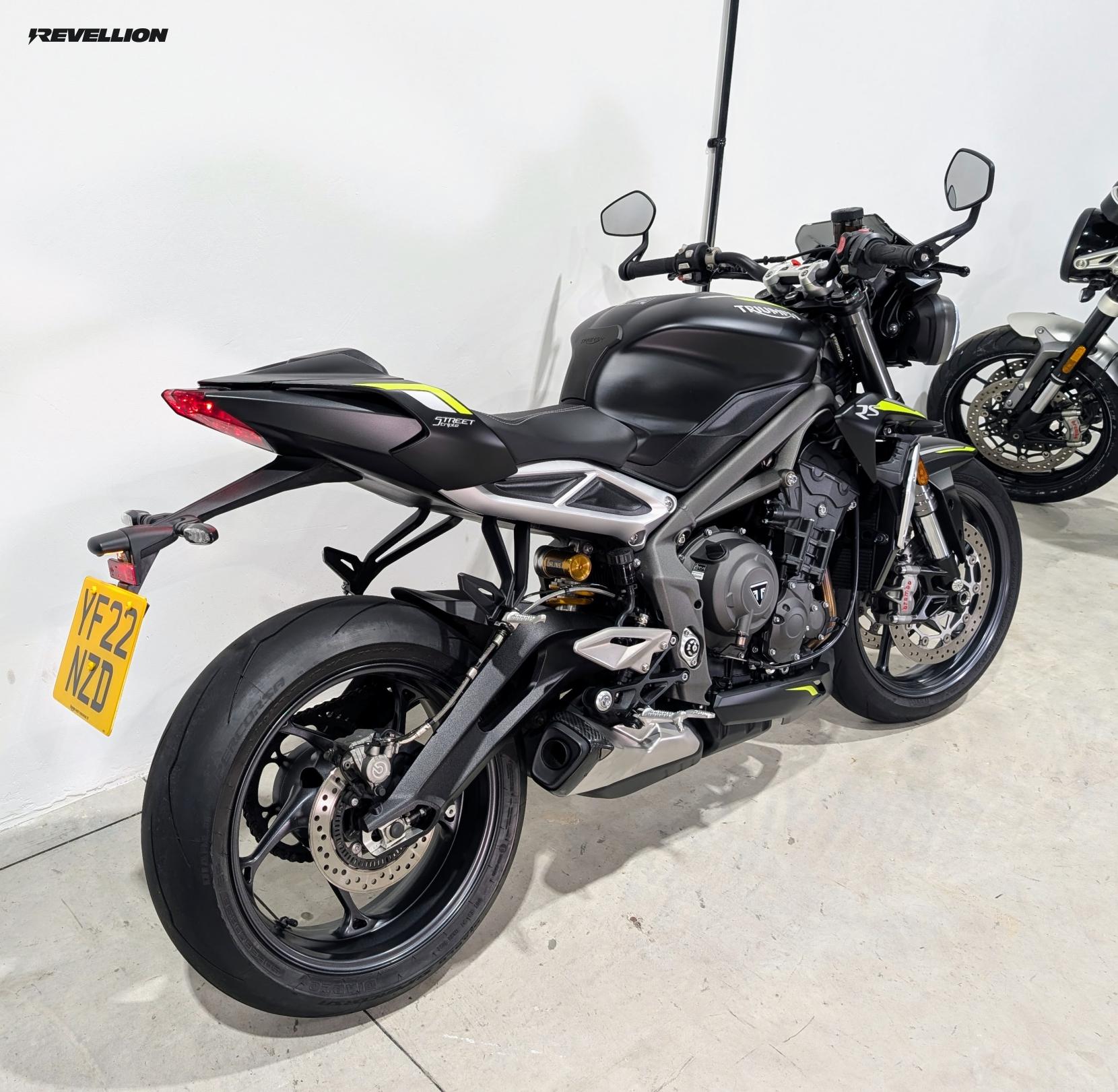 Triumph Street Triple 765 765 RS Naked Petrol Manual X-ring Euro 5 (124 ps)