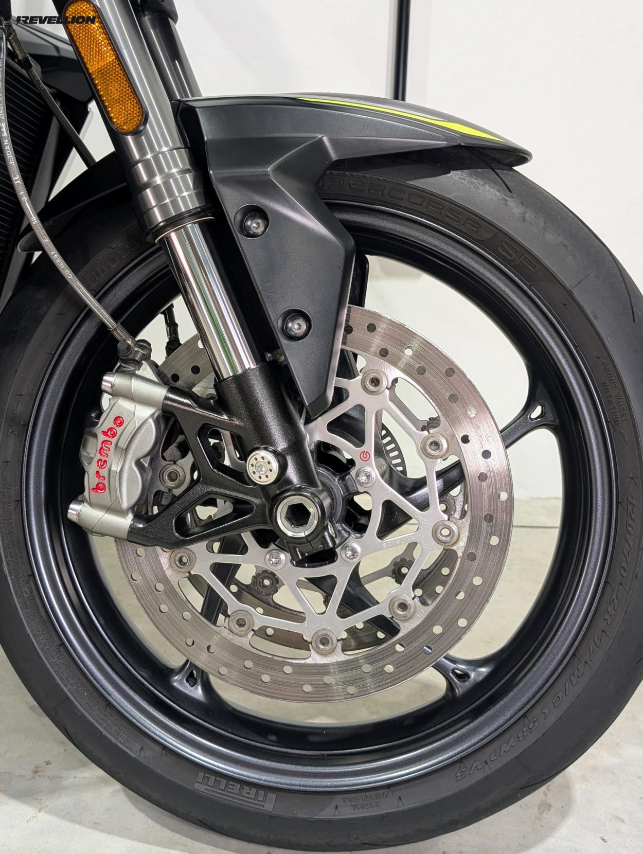Triumph Street Triple 765 765 RS Naked Petrol Manual X-ring Euro 5 (124 ps)