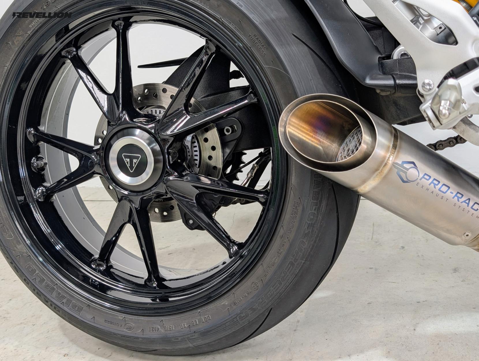 Triumph Speed Triple 1200 1200 RR Naked Petrol Manual X-ring Euro 5 (179 ps)