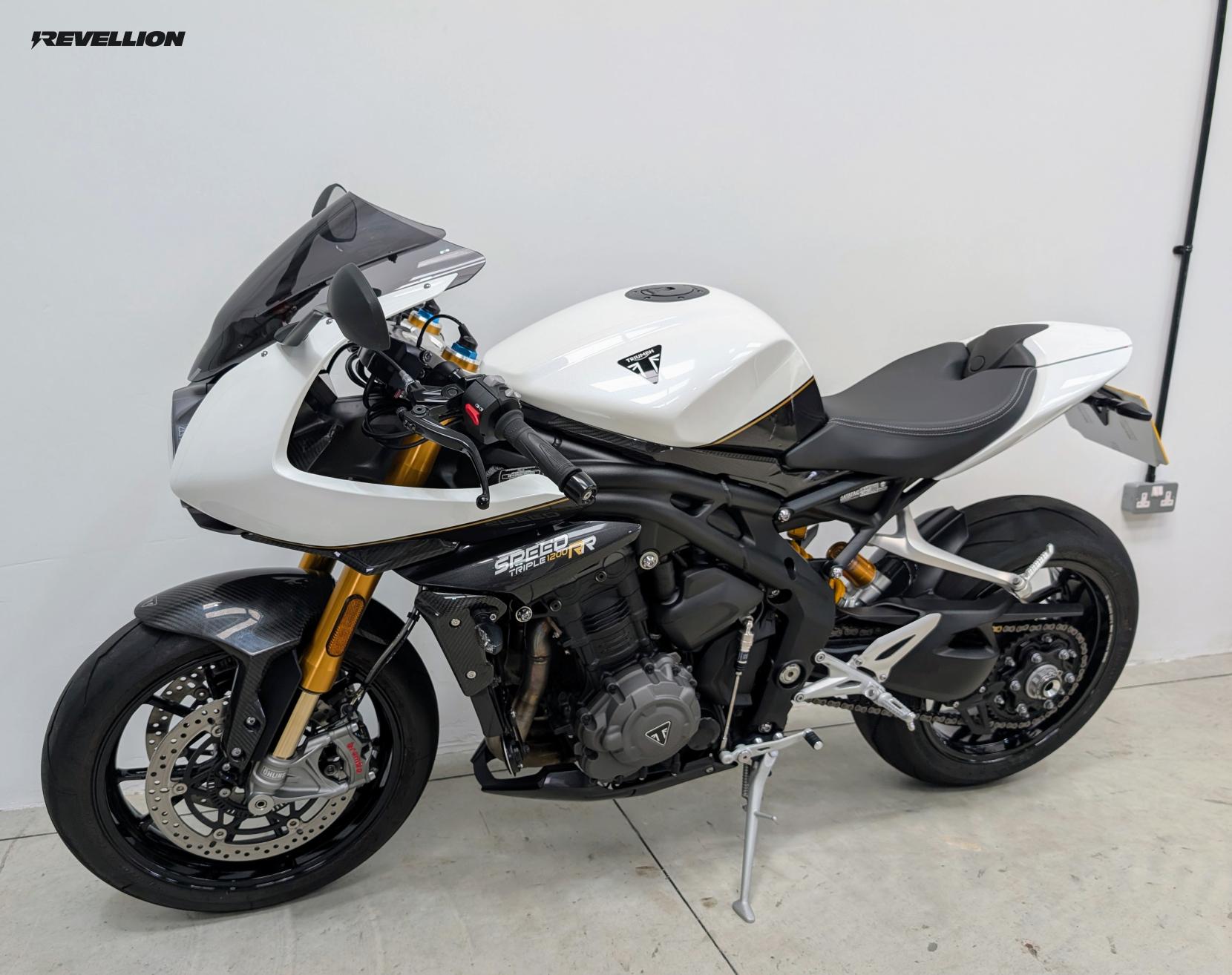 Triumph Speed Triple 1200 1200 RR Naked Petrol Manual X-ring Euro 5 (179 ps)