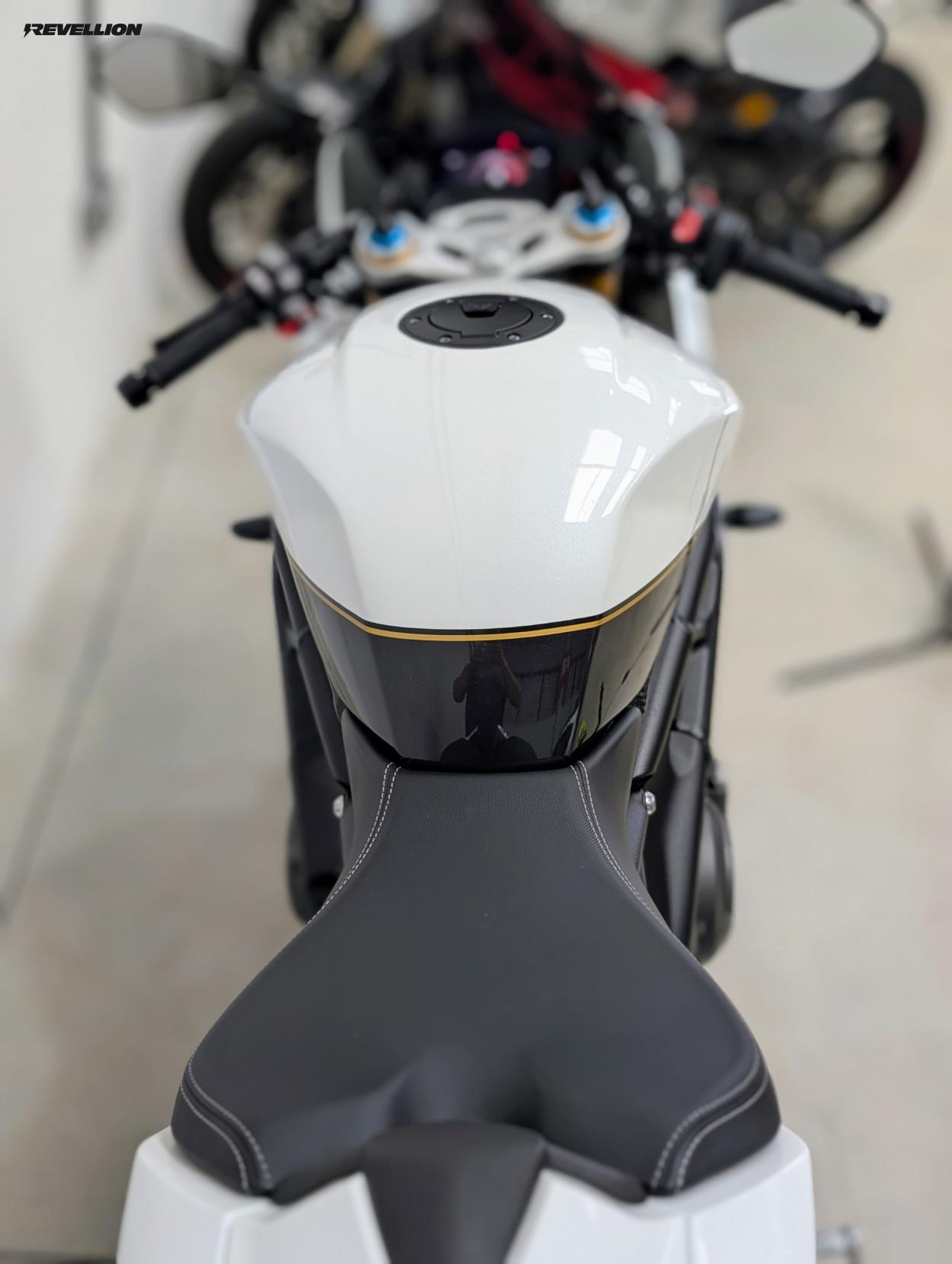 Triumph Speed Triple 1200 1200 RR Naked Petrol Manual X-ring Euro 5 (179 ps)
