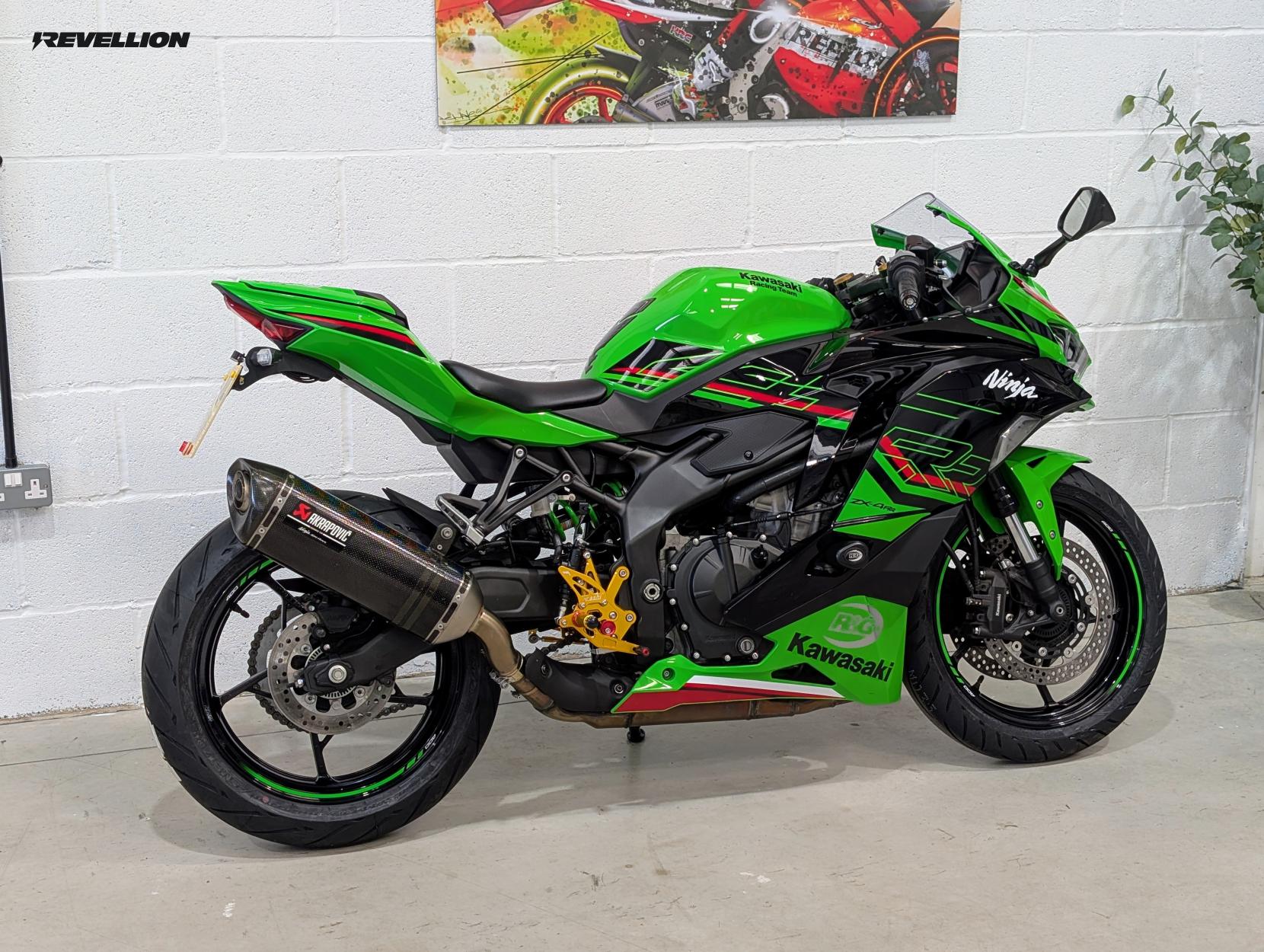 Kawasaki Ninja ZX-4RR 400 Super Sports Petrol Manual Euro 5 (77 ps)