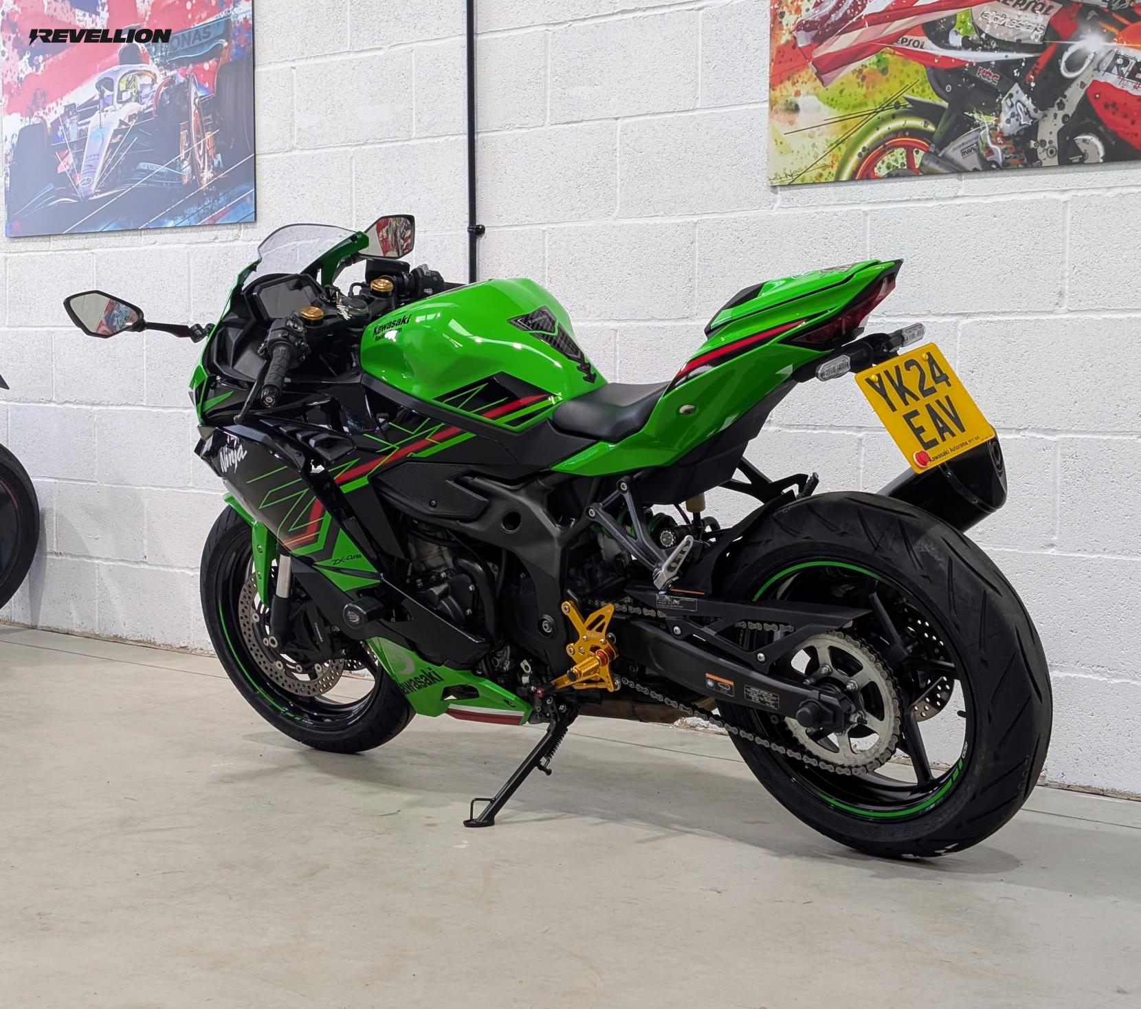 Kawasaki Ninja ZX-4RR 400 Super Sports Petrol Manual Euro 5 (77 ps)