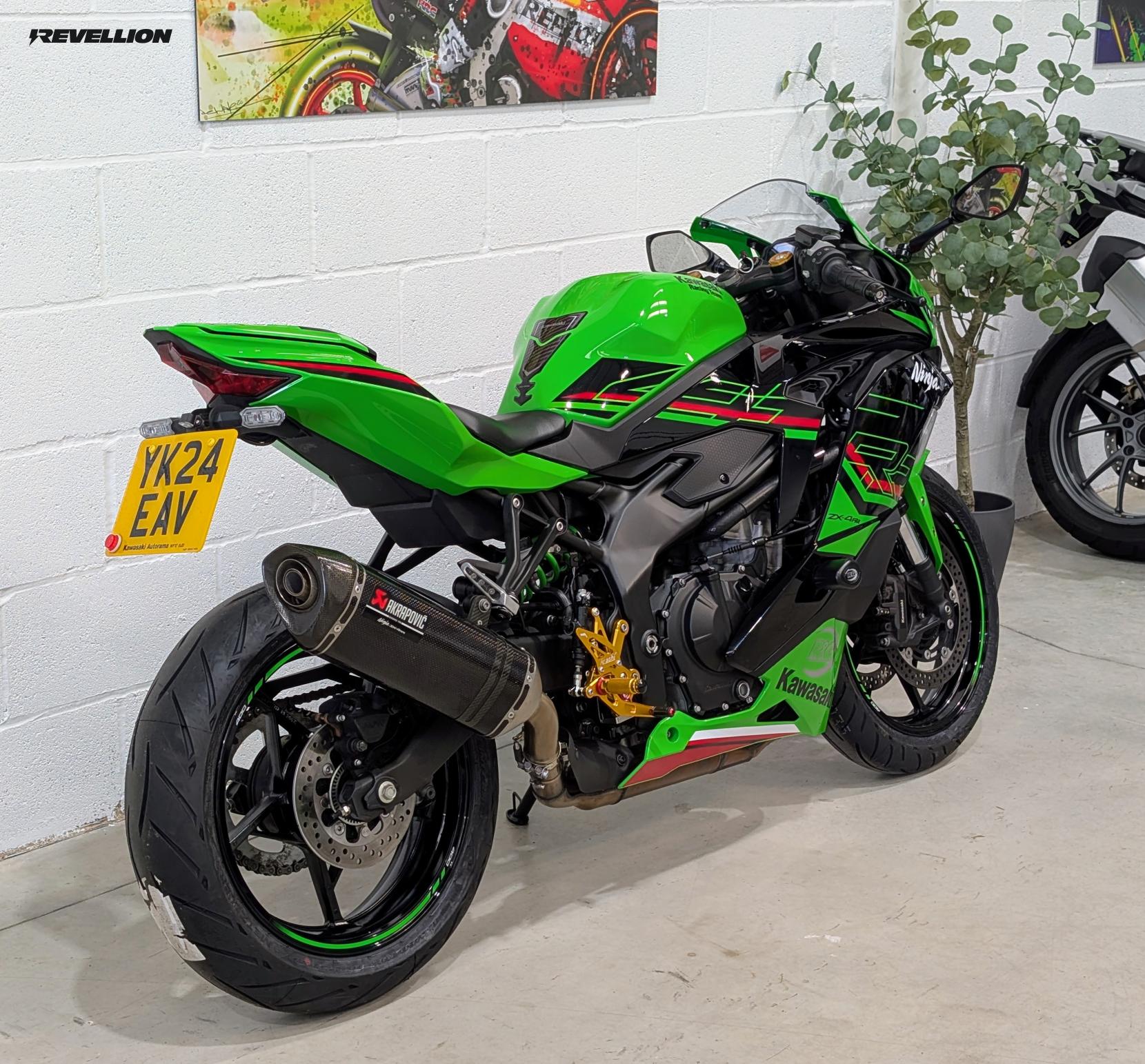 Kawasaki Ninja ZX-4RR 400 Super Sports Petrol Manual Euro 5 (77 ps)
