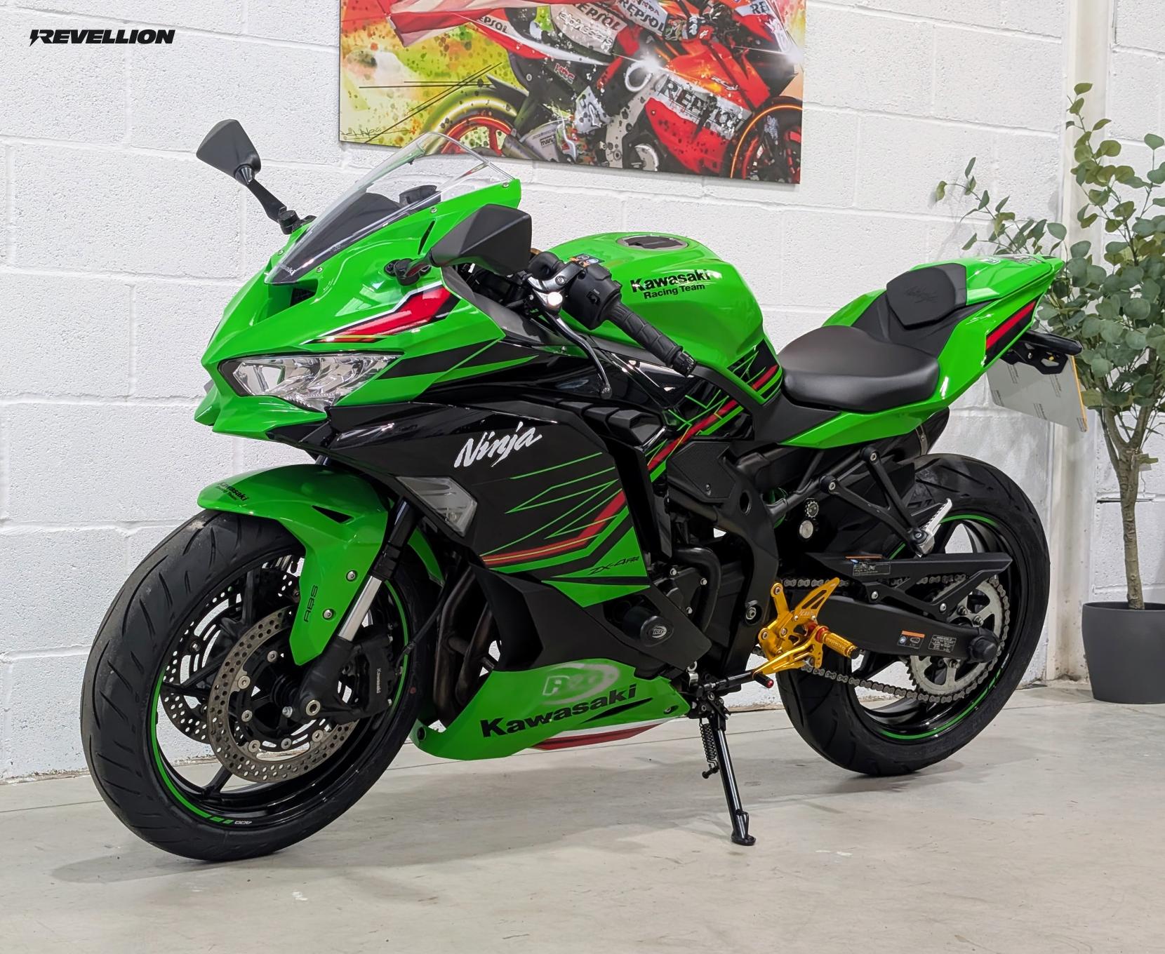 Kawasaki Ninja ZX-4RR 400 Super Sports Petrol Manual Euro 5 (77 ps)