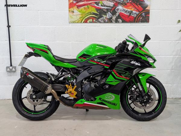 Kawasaki Ninja ZX-4RR 400 Super Sports Petrol Manual Euro 5 (77 ps)