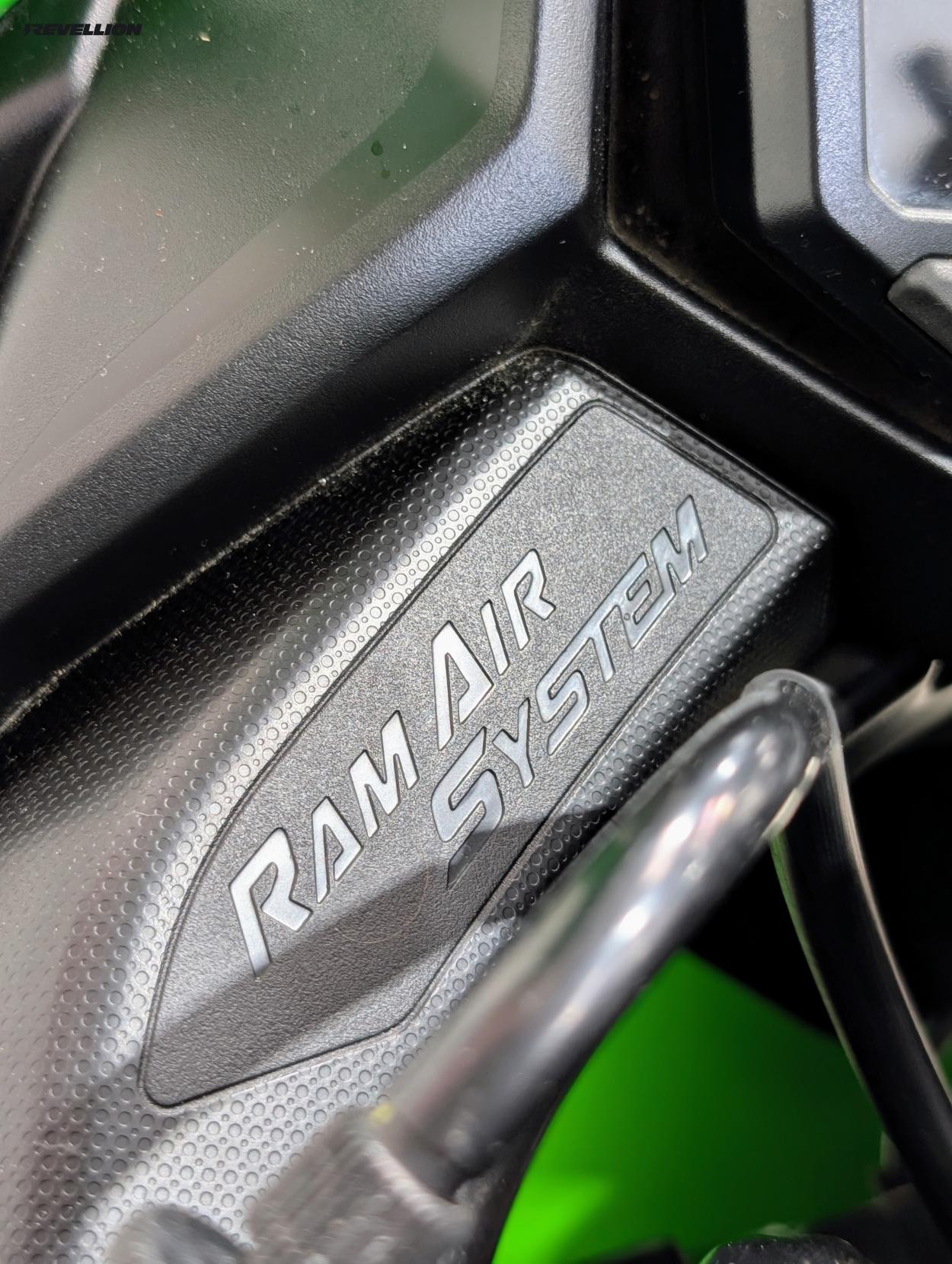 Kawasaki Ninja ZX-4RR 400 Super Sports Petrol Manual Euro 5 (77 ps)