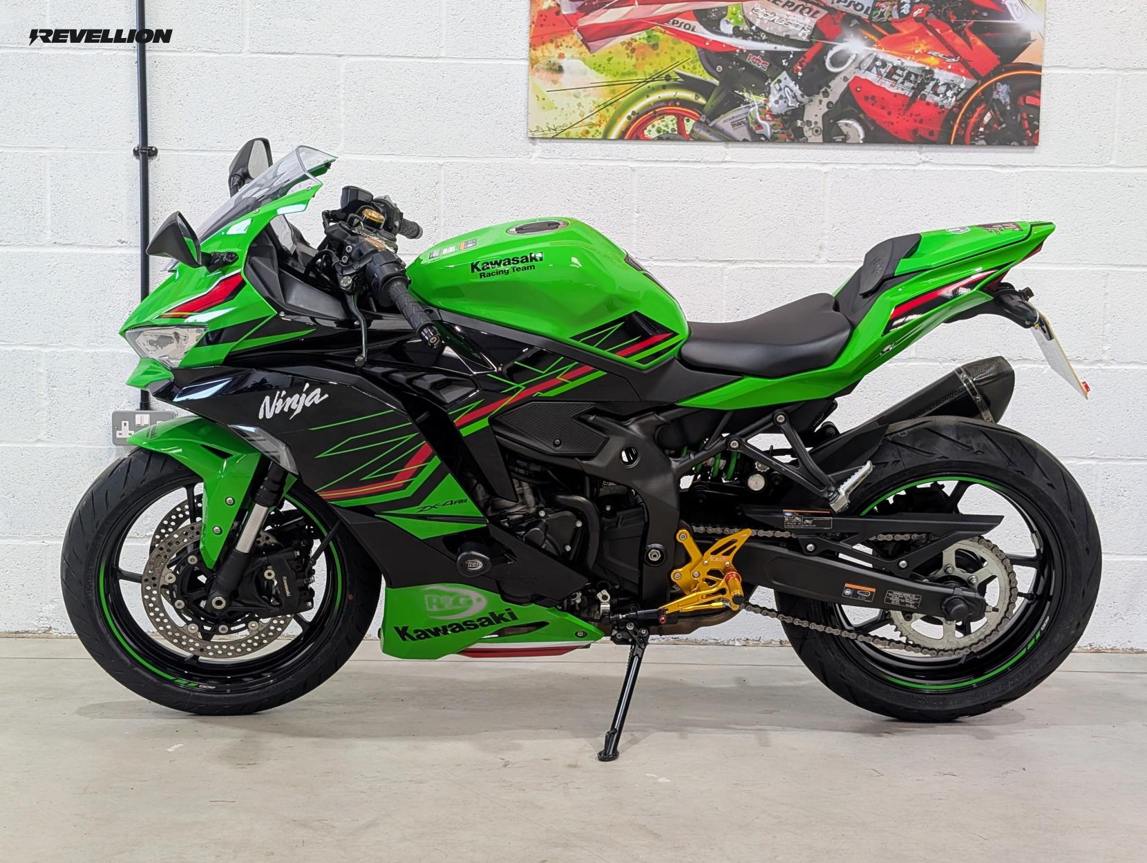 Kawasaki Ninja ZX-4RR 400 Super Sports Petrol Manual Euro 5 (77 ps)