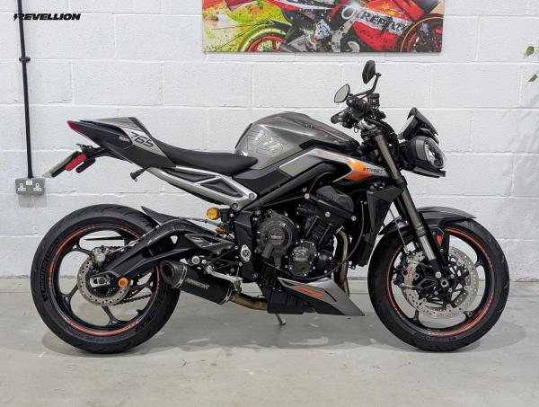 Triumph Street Triple 765 765 RS Naked Petrol Manual X-ring Euro 5 (131 ps)