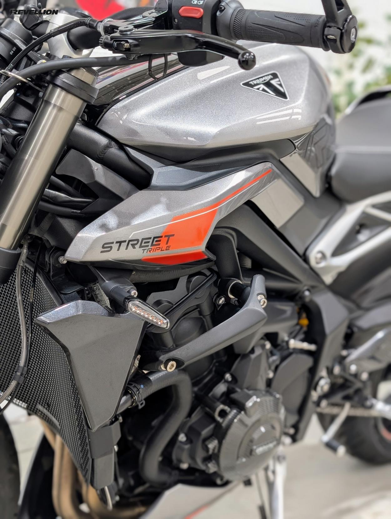 Triumph Street Triple 765 765 RS Naked Petrol Manual X-ring Euro 5 (131 ps)