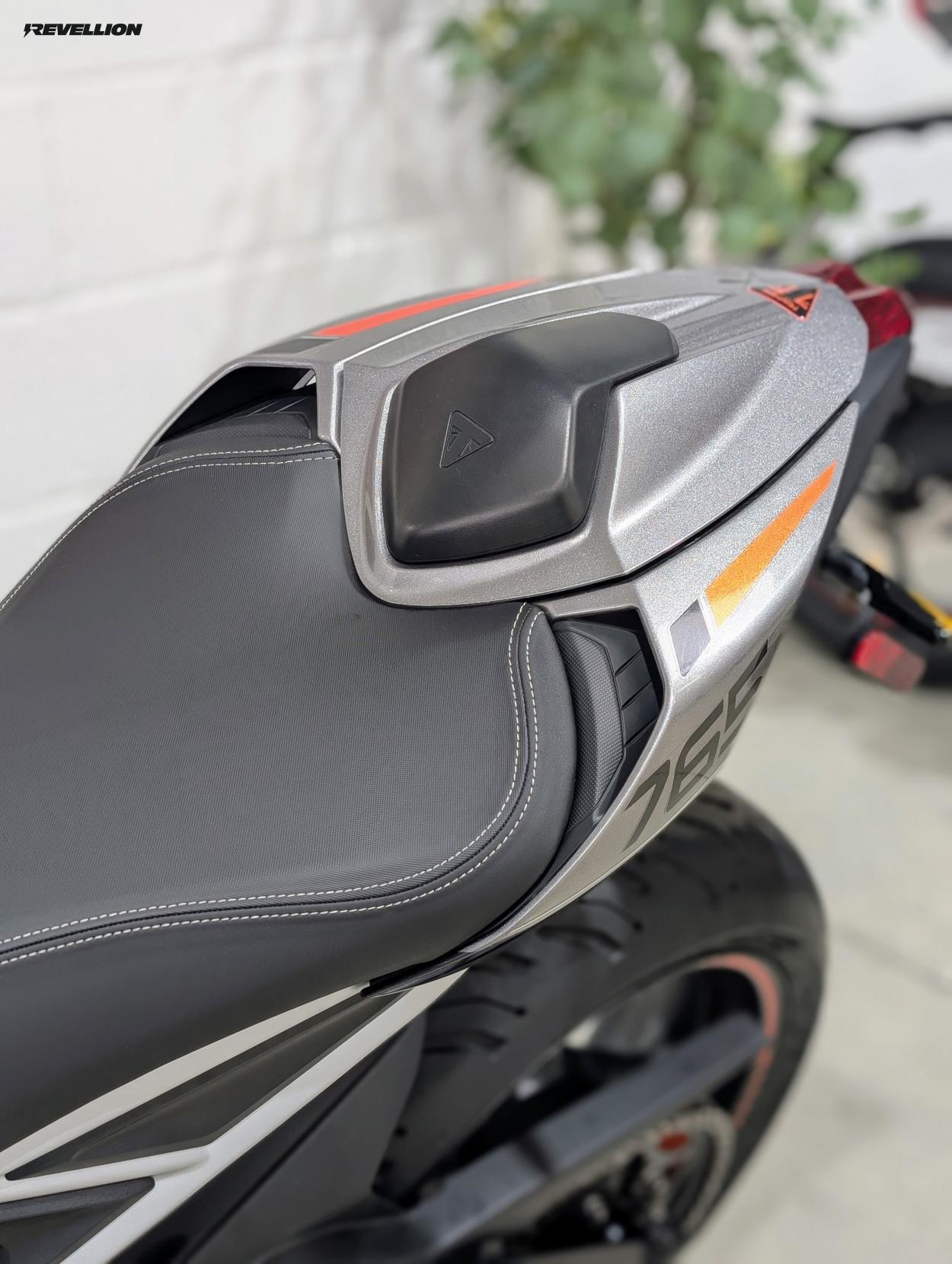 Triumph Street Triple 765 765 RS Naked Petrol Manual X-ring Euro 5 (131 ps)