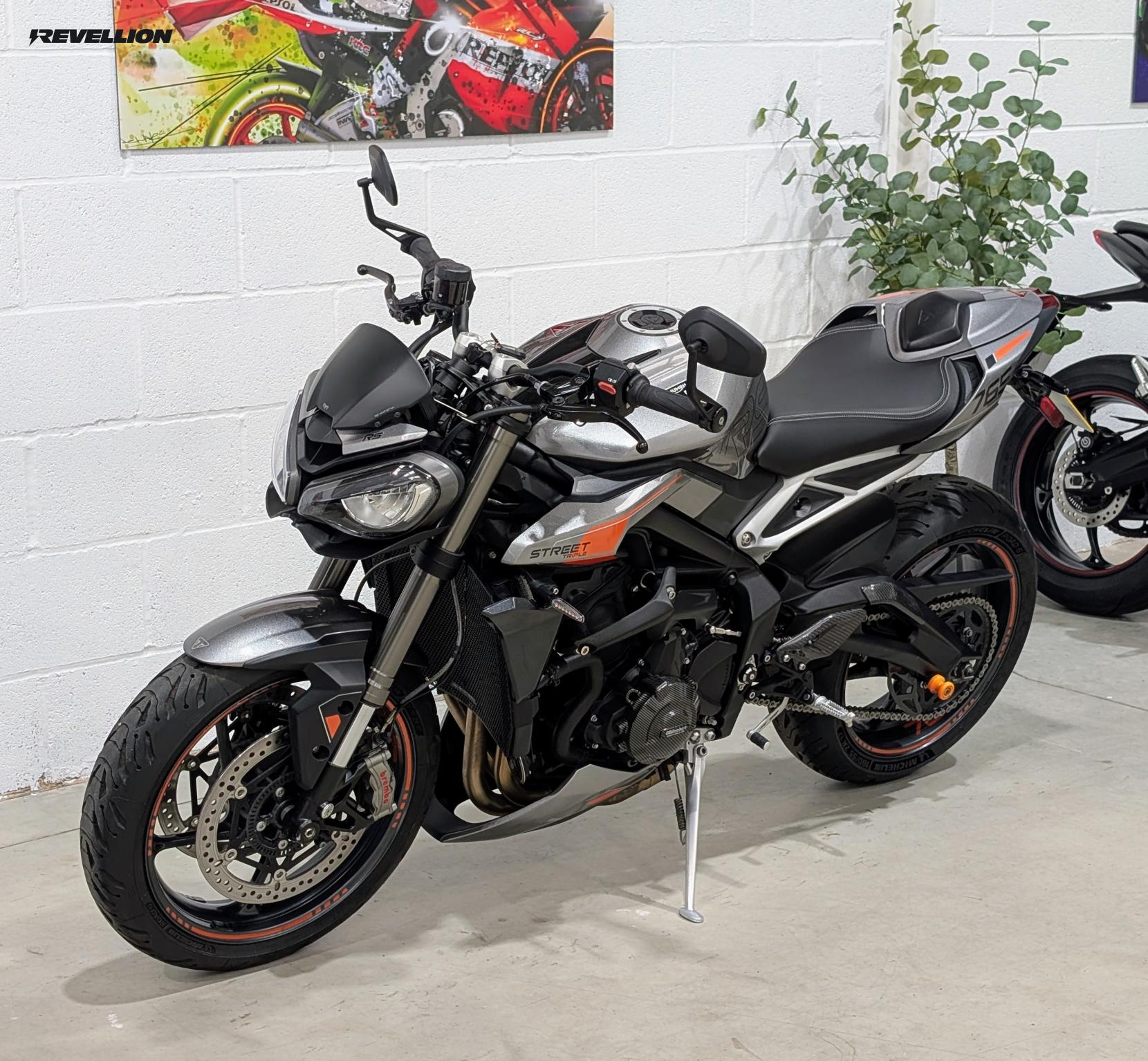 Triumph Street Triple 765 765 RS Naked Petrol Manual X-ring Euro 5 (131 ps)