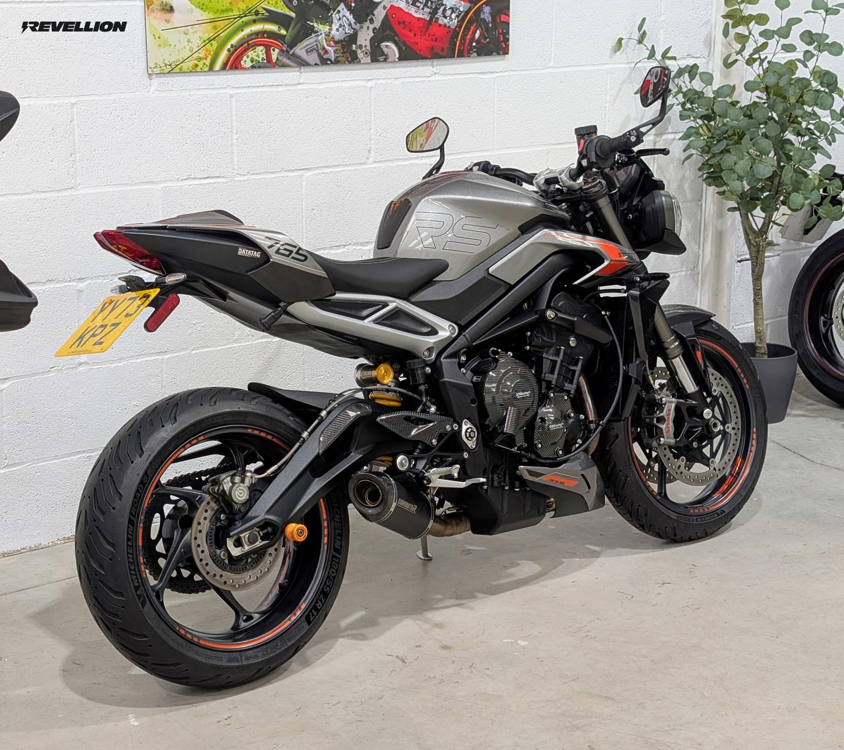 Triumph Street Triple 765 765 RS Naked Petrol Manual X-ring Euro 5 (131 ps)