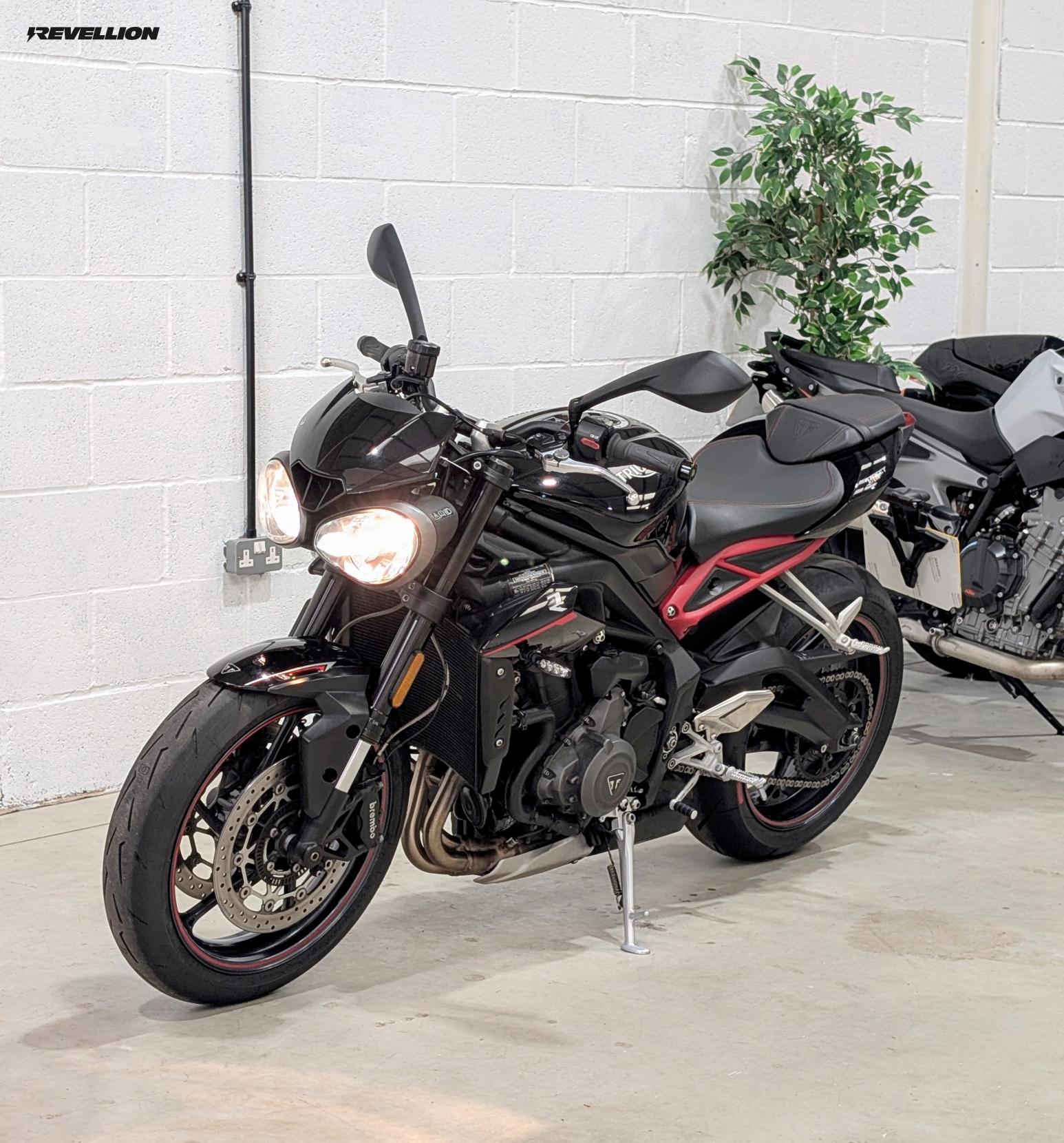 Triumph Street Triple 765 765 RR Low Naked Petrol Manual O-ring Euro 4 (118 ps)