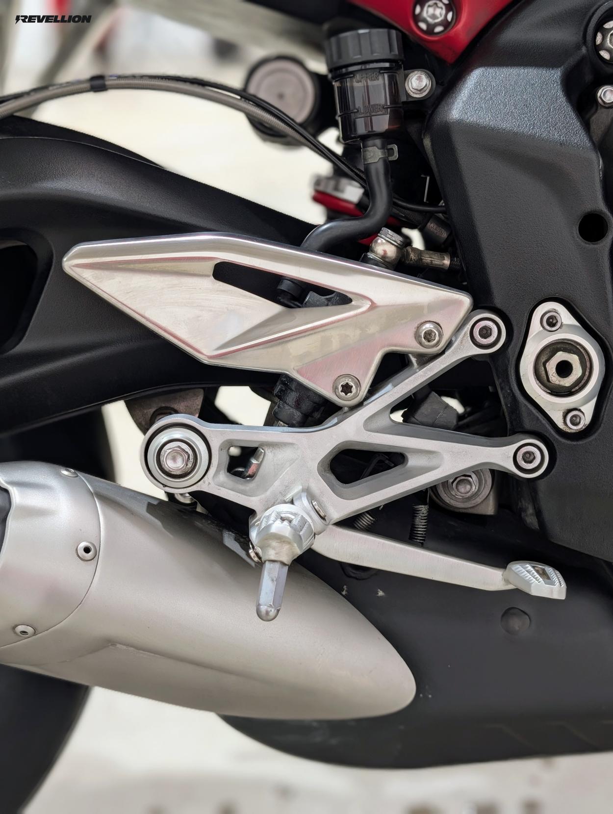 Triumph Street Triple 765 765 RR Low Naked Petrol Manual O-ring Euro 4 (118 ps)