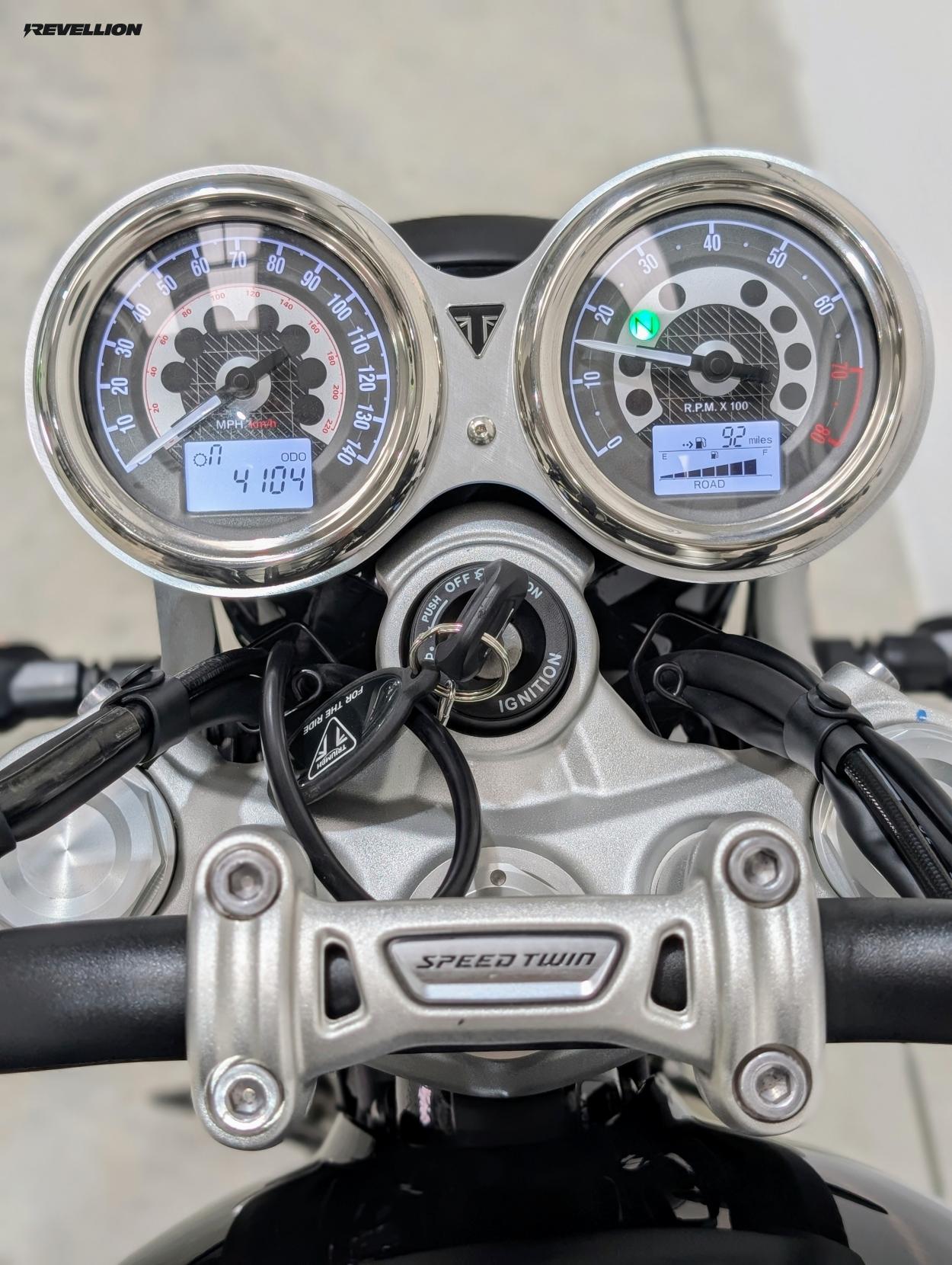Triumph Speed Twin 1200 1200 Roadster/Retro Petrol Manual O-ring Euro 5 (101 ps)