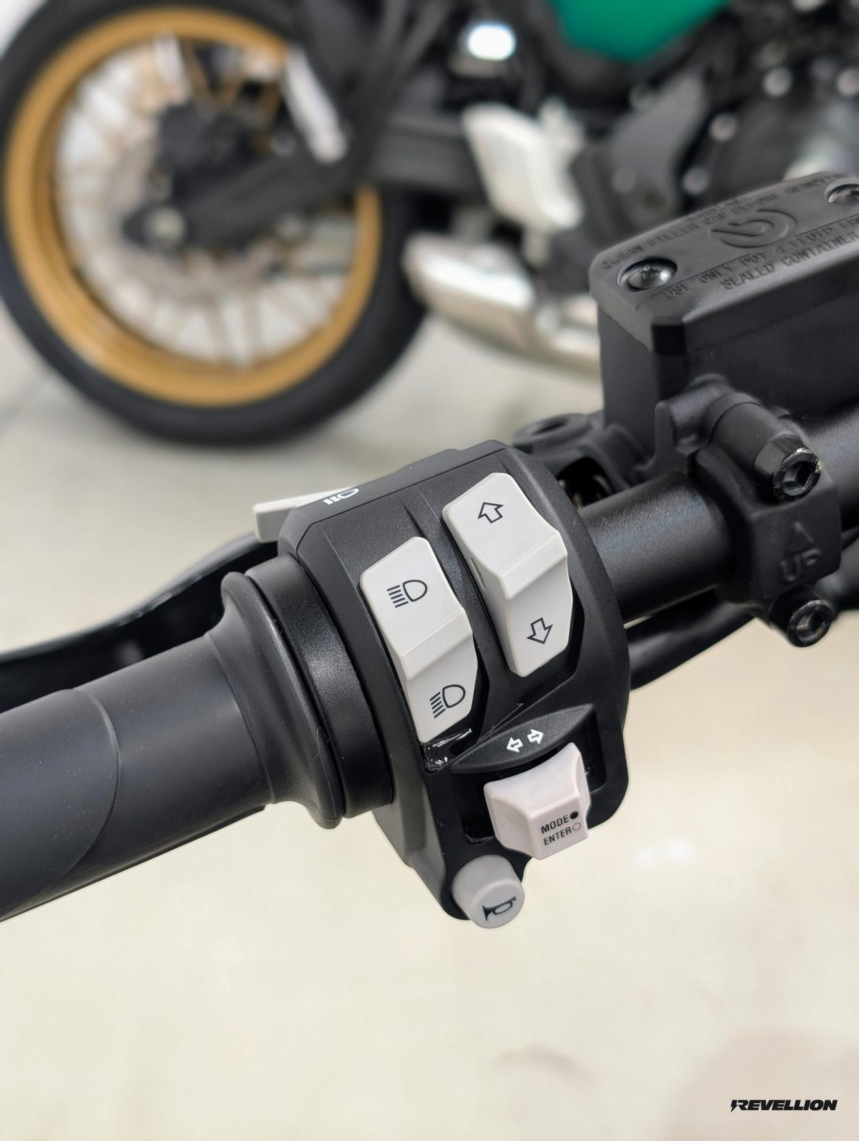 Ducati Scrambler 800 803 Nightshift Roadster/Retro Petrol Manual Euro 5 (73 ps)